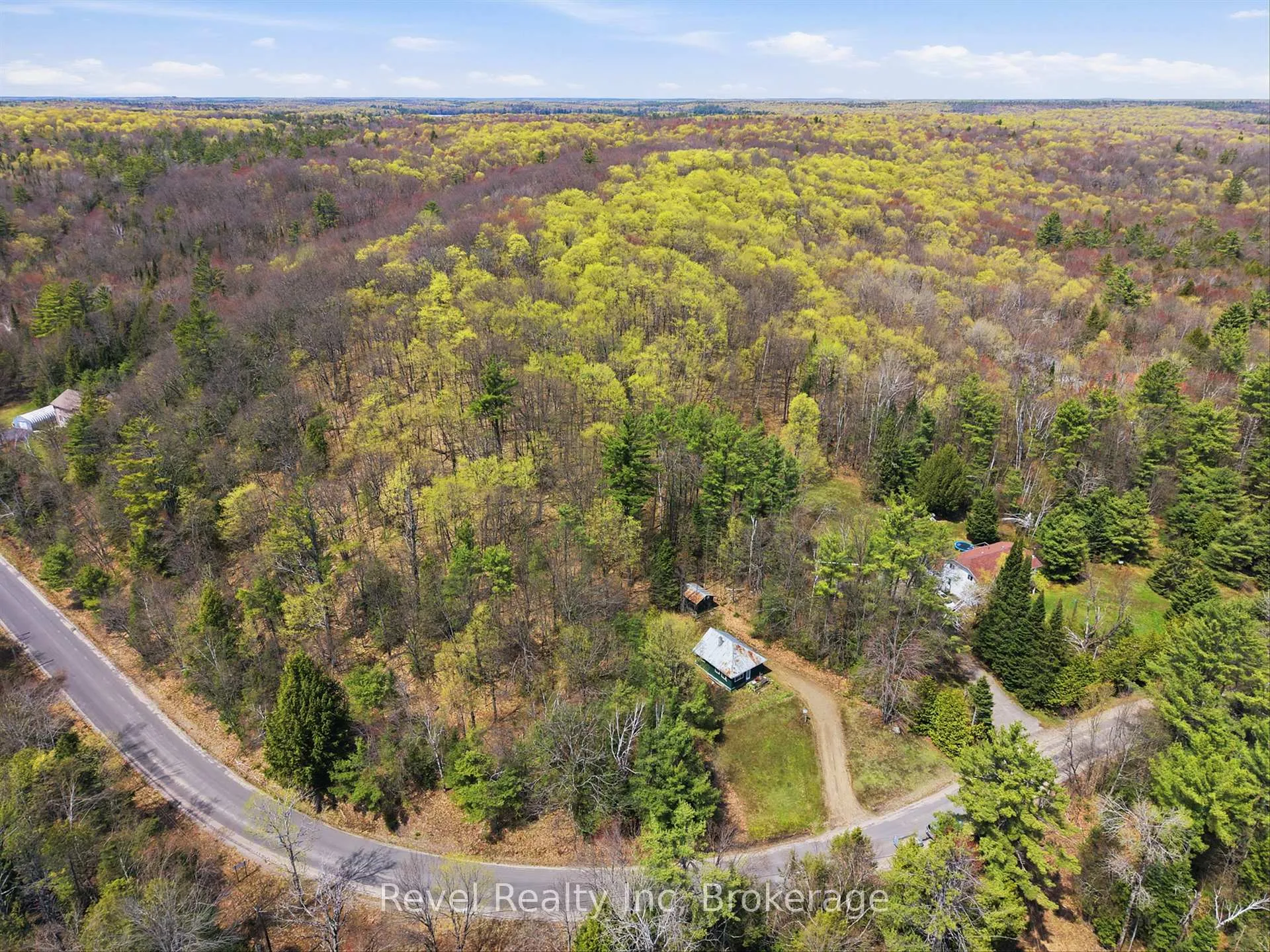 Photo 10 of 1163 Vankoughnet Road, Bracebridge, Oakley — HOMEH