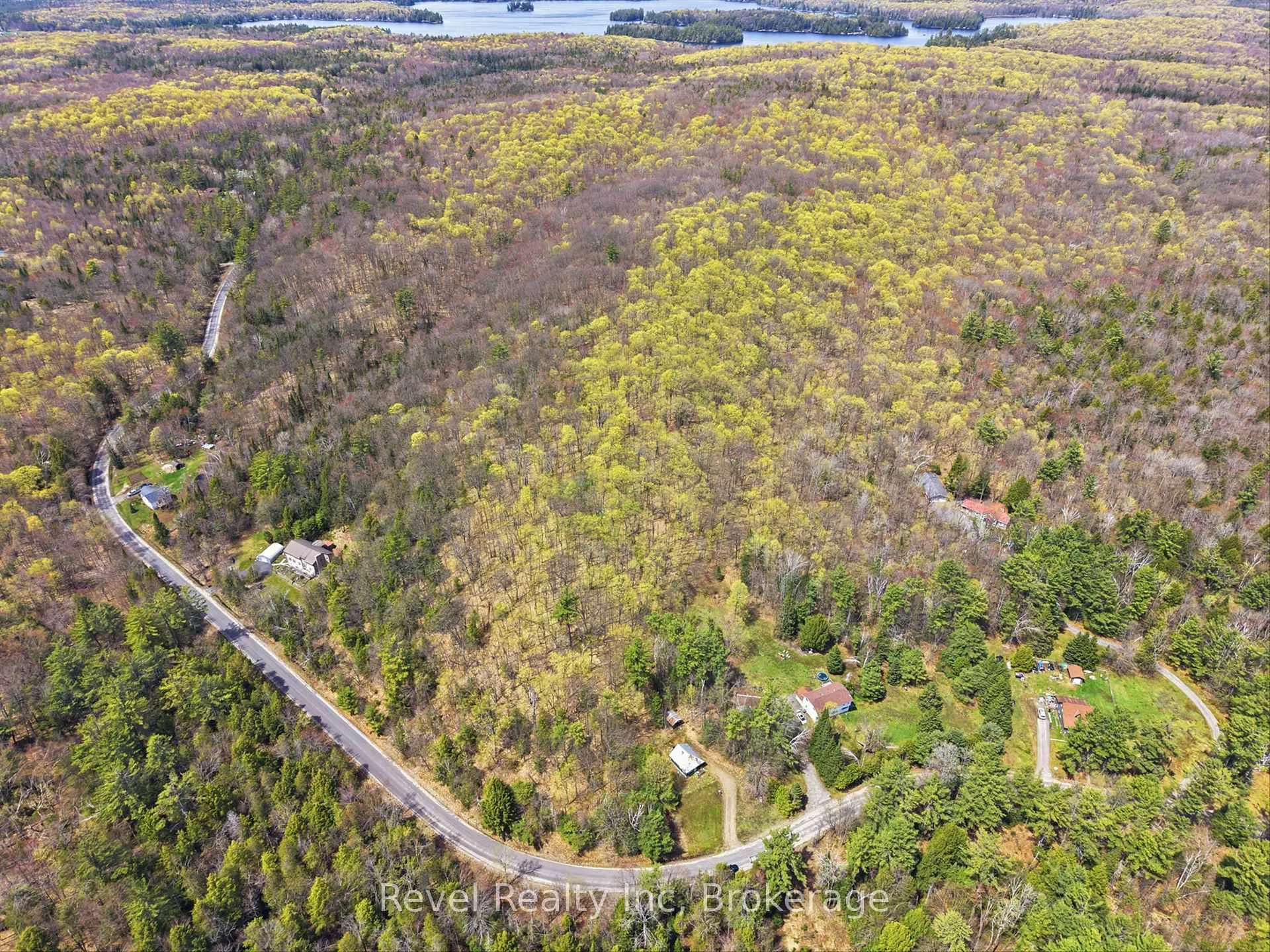 Photo 11 of 1163 Vankoughnet Road, Bracebridge, Oakley — HOMEH