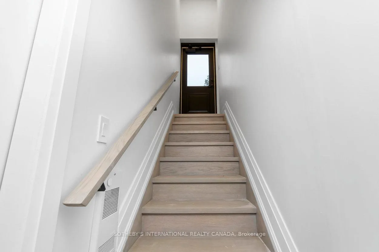 Photo 4 of Unit D (4), 44 Larkin Avenue, Toronto, High Park-Swansea — HOMEH
