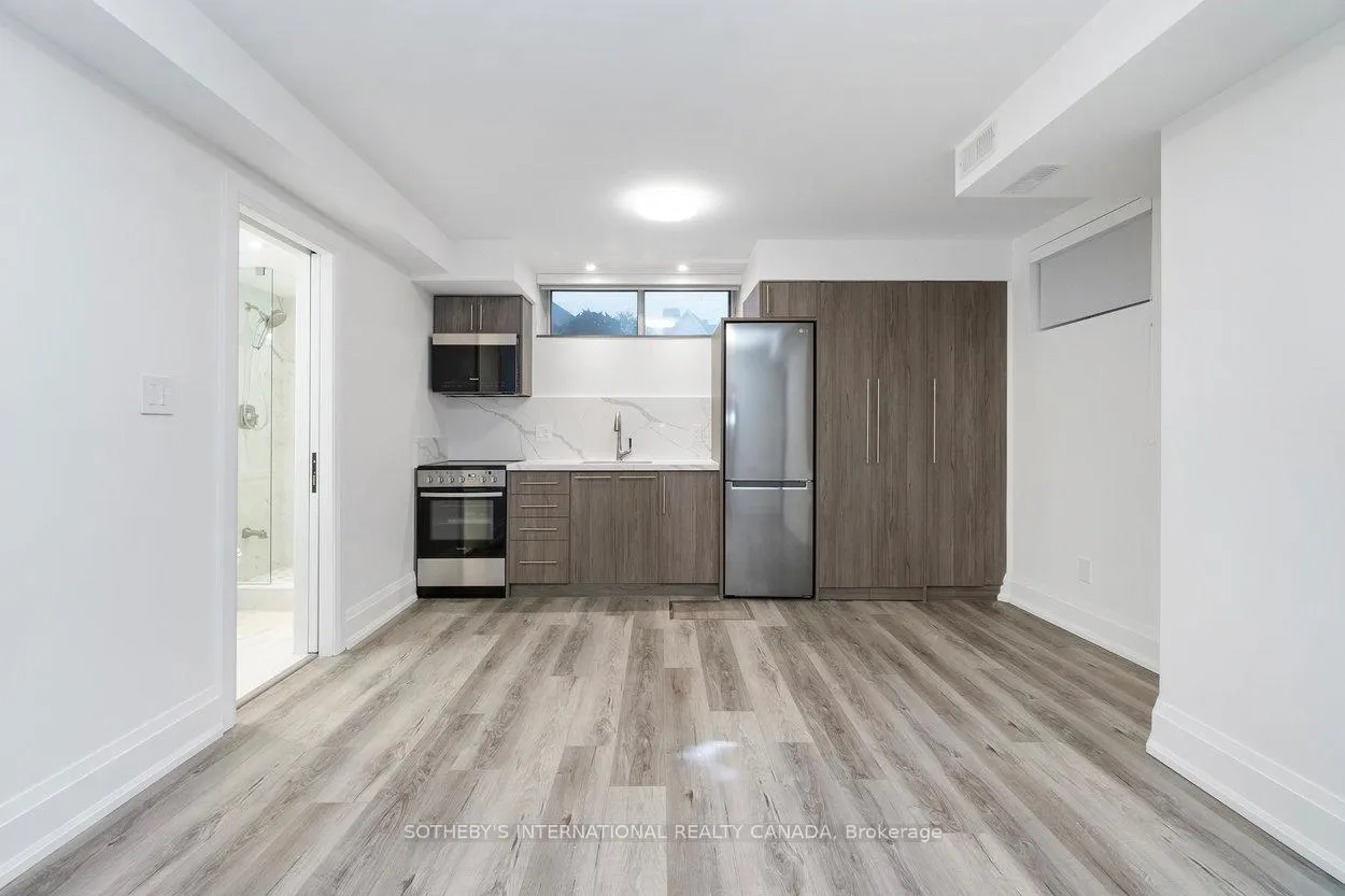 Photo 6 of Unit D (4), 44 Larkin Avenue, Toronto, High Park-Swansea — HOMEH