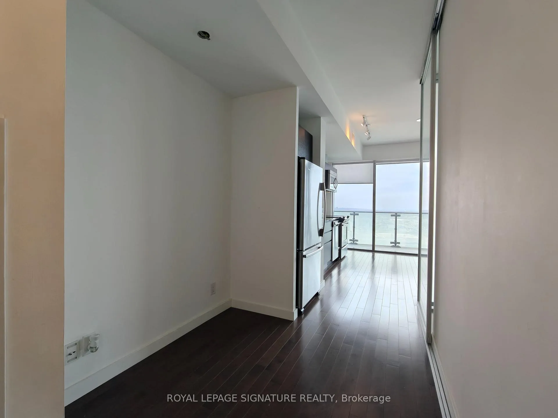 Photo 5 of Unit 3305, 390 Cherry Street, Toronto, Waterfront Communities — HOMEH