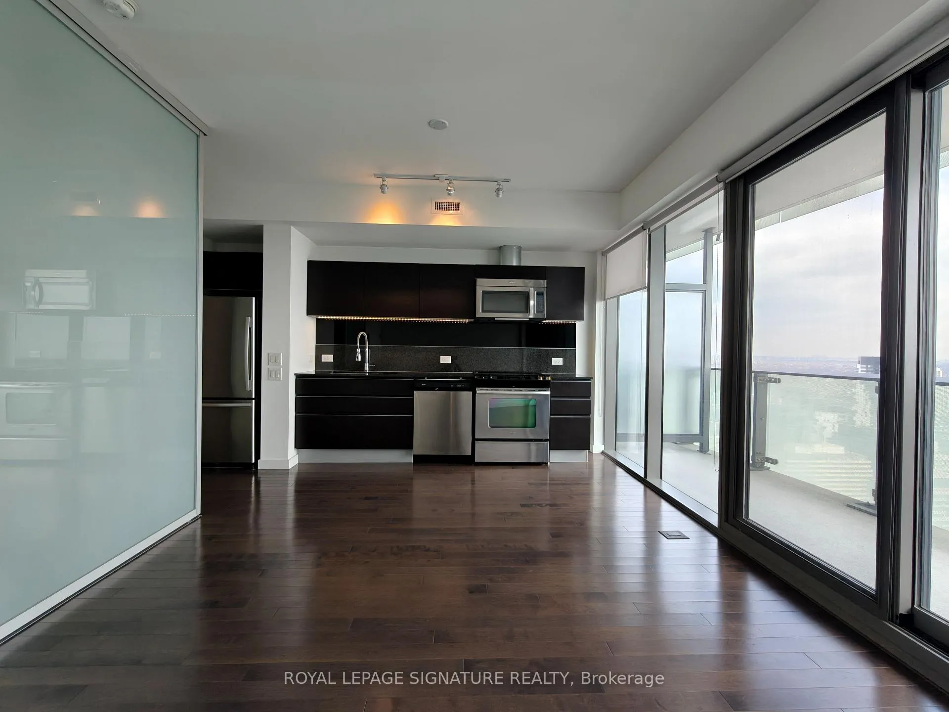 Photo 12 of Unit 3305, 390 Cherry Street, Toronto, Waterfront Communities — HOMEH