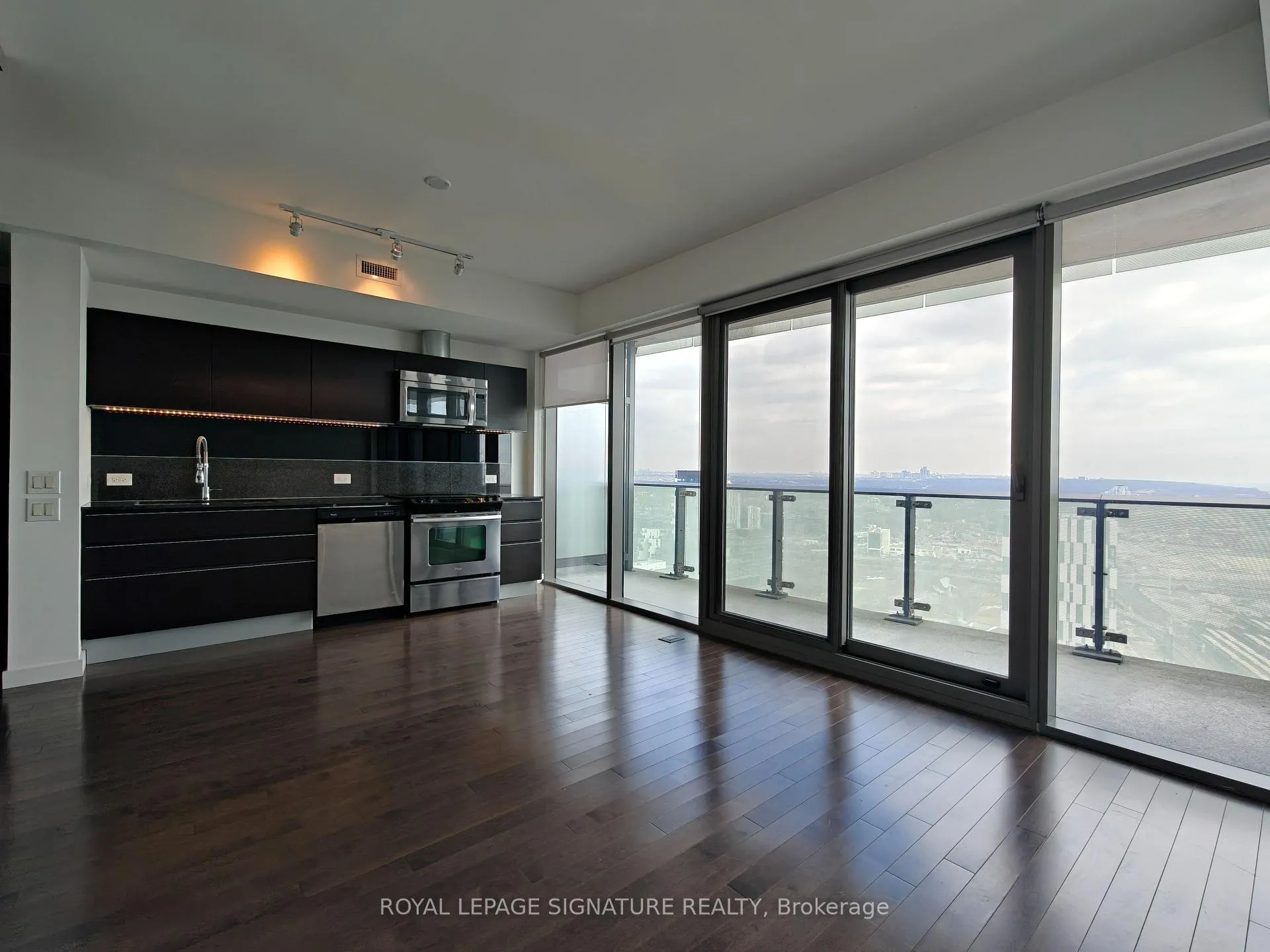 Photo 14 of Unit 3305, 390 Cherry Street, Toronto, Waterfront Communities — HOMEH