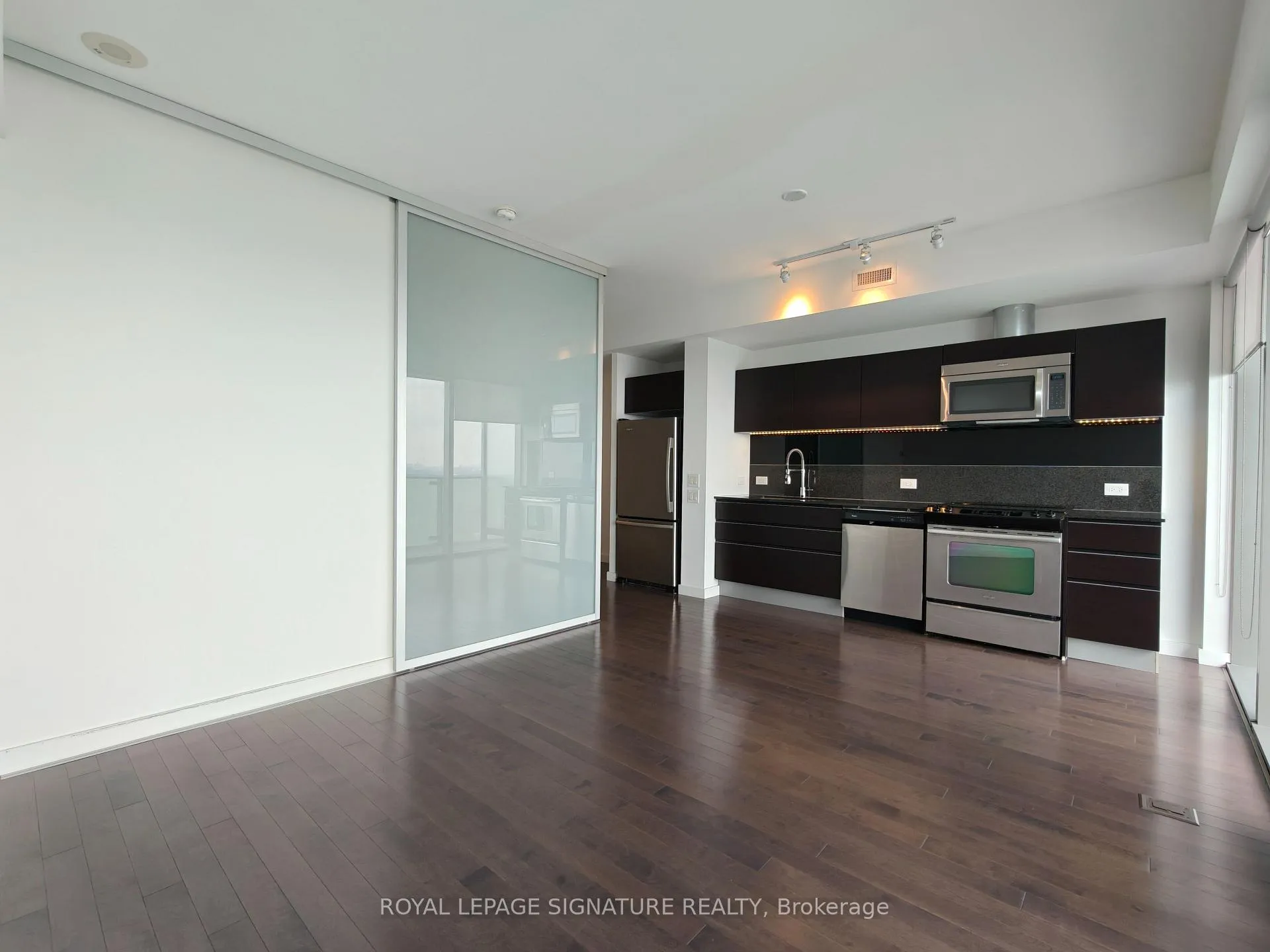 Photo 16 of Unit 3305, 390 Cherry Street, Toronto, Waterfront Communities — HOMEH