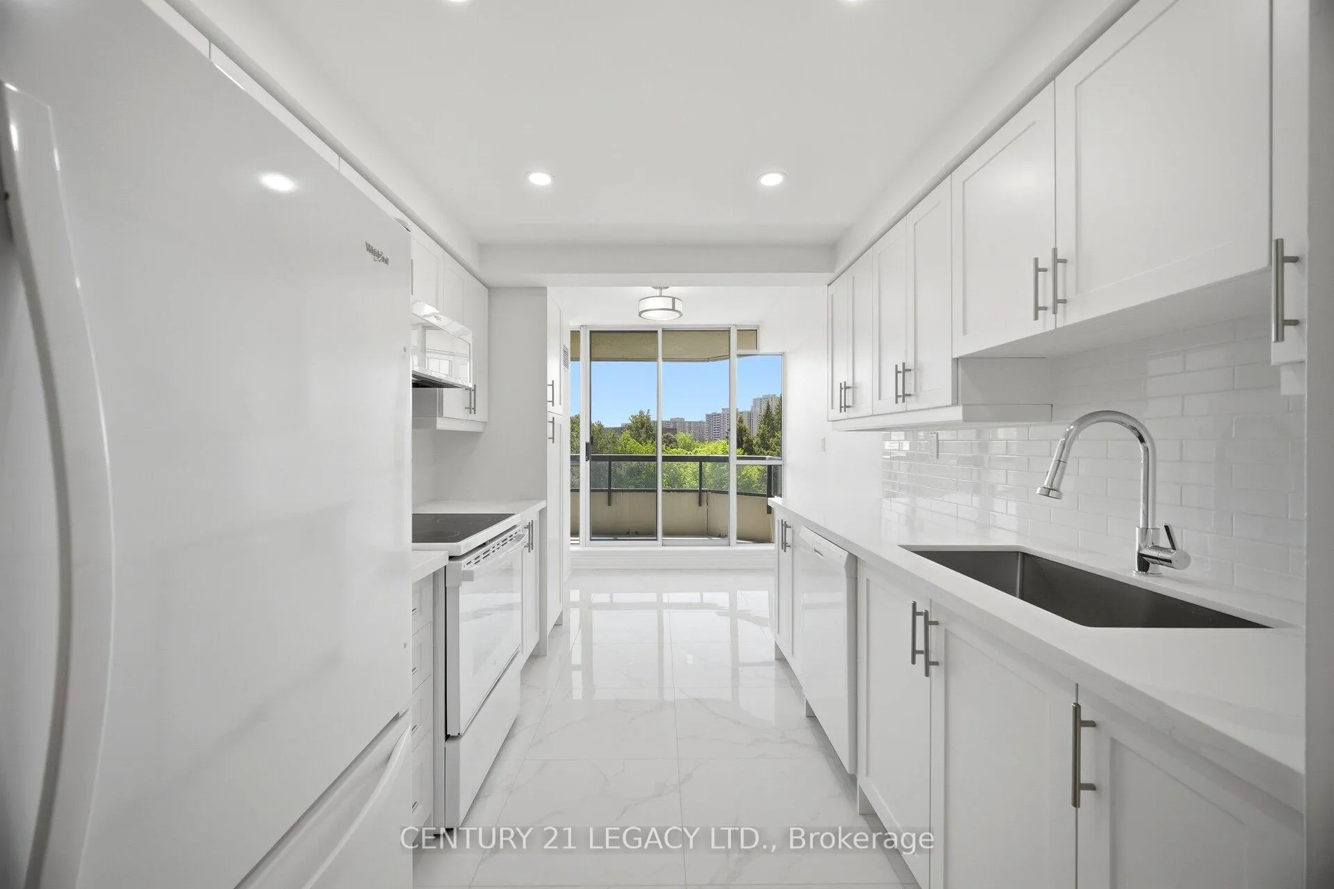 Photo 4 of Unit 404, 24 Hanover Road, Brampton, Queen Street Corridor — HOMEH