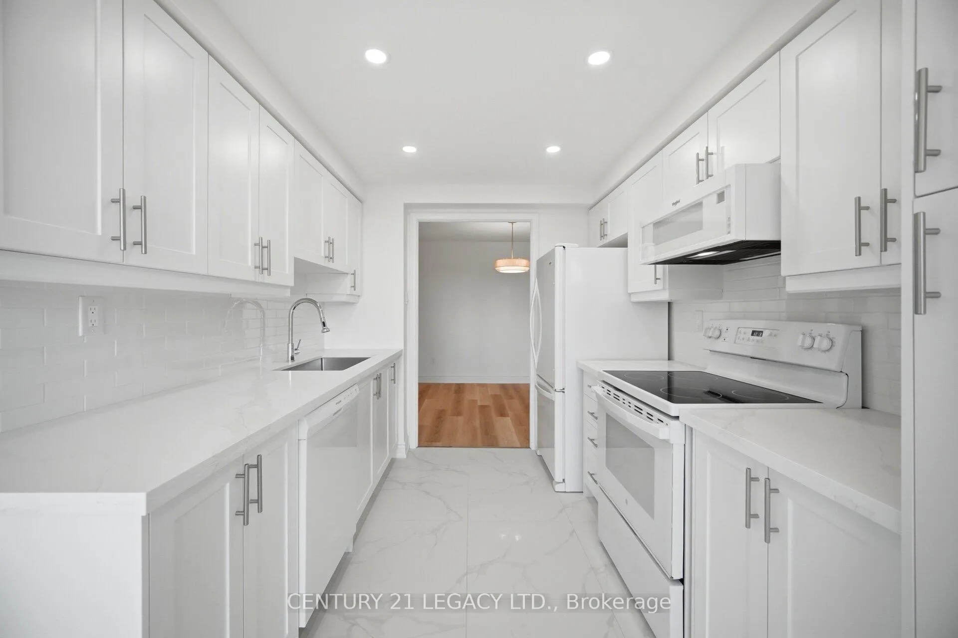 Photo 5 of Unit 404, 24 Hanover Road, Brampton, Queen Street Corridor — HOMEH
