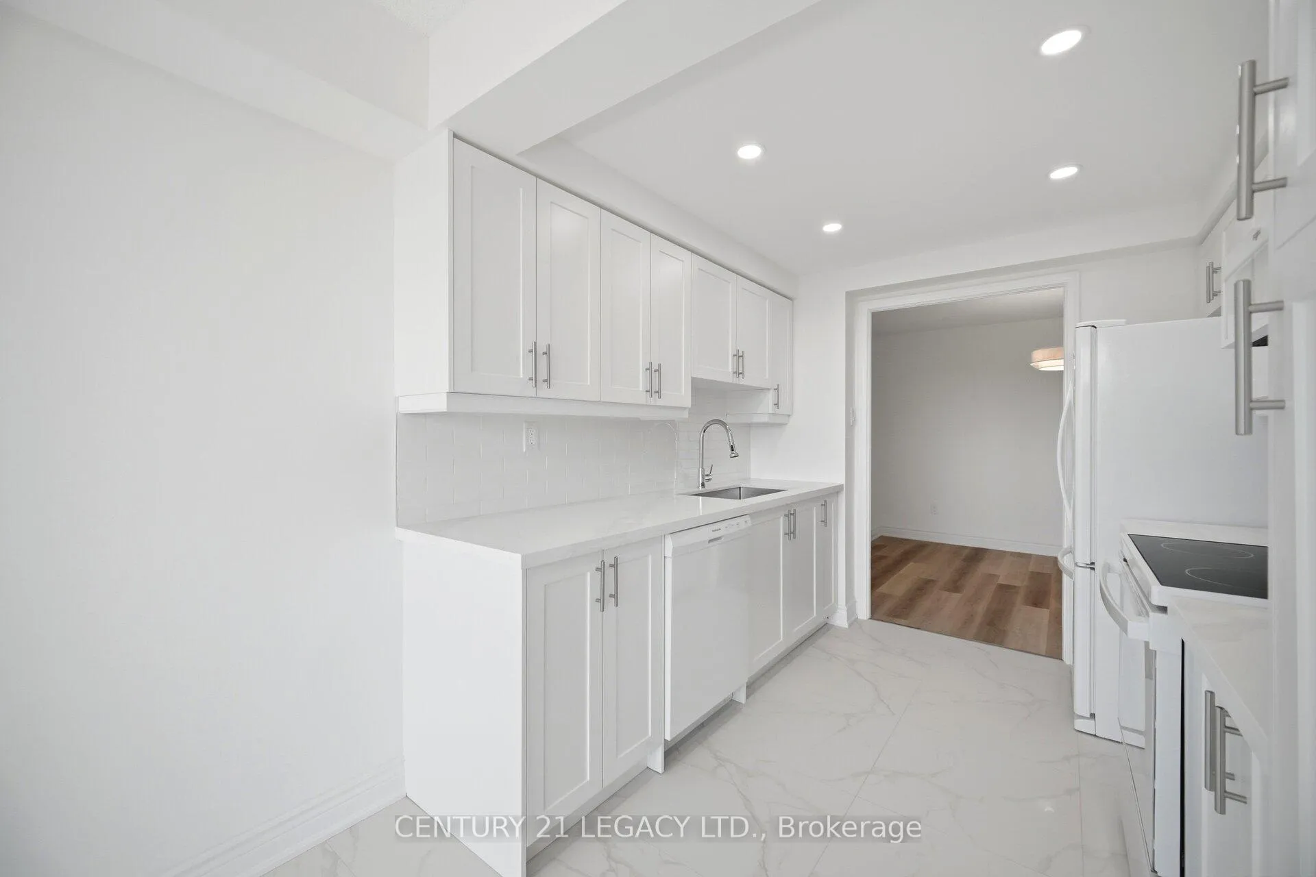 Photo 6 of Unit 404, 24 Hanover Road, Brampton, Queen Street Corridor — HOMEH