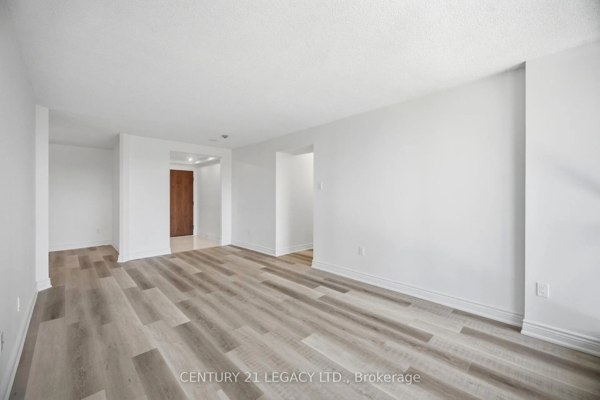 Photo 11 of Unit 404, 24 Hanover Road, Brampton, Queen Street Corridor — HOMEH