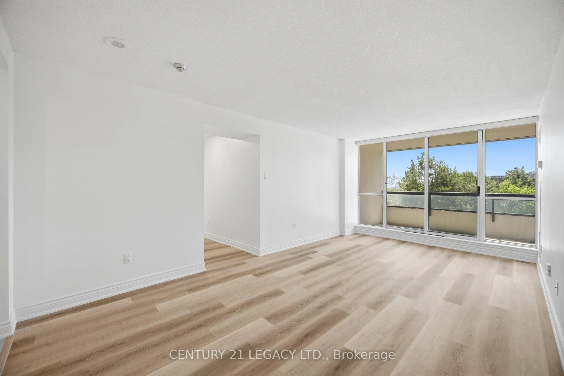 Photo 12 of Unit 404, 24 Hanover Road, Brampton, Queen Street Corridor — HOMEH