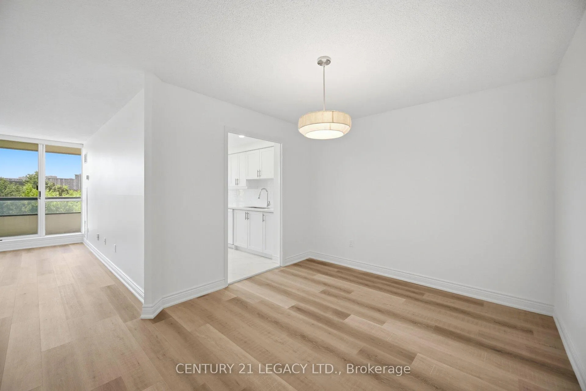 Photo 15 of Unit 404, 24 Hanover Road, Brampton, Queen Street Corridor — HOMEH
