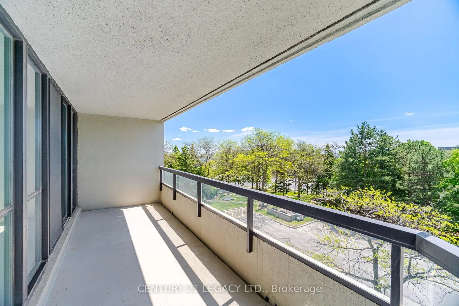 Photo 19 of Unit 404, 24 Hanover Road, Brampton, Queen Street Corridor — HOMEH