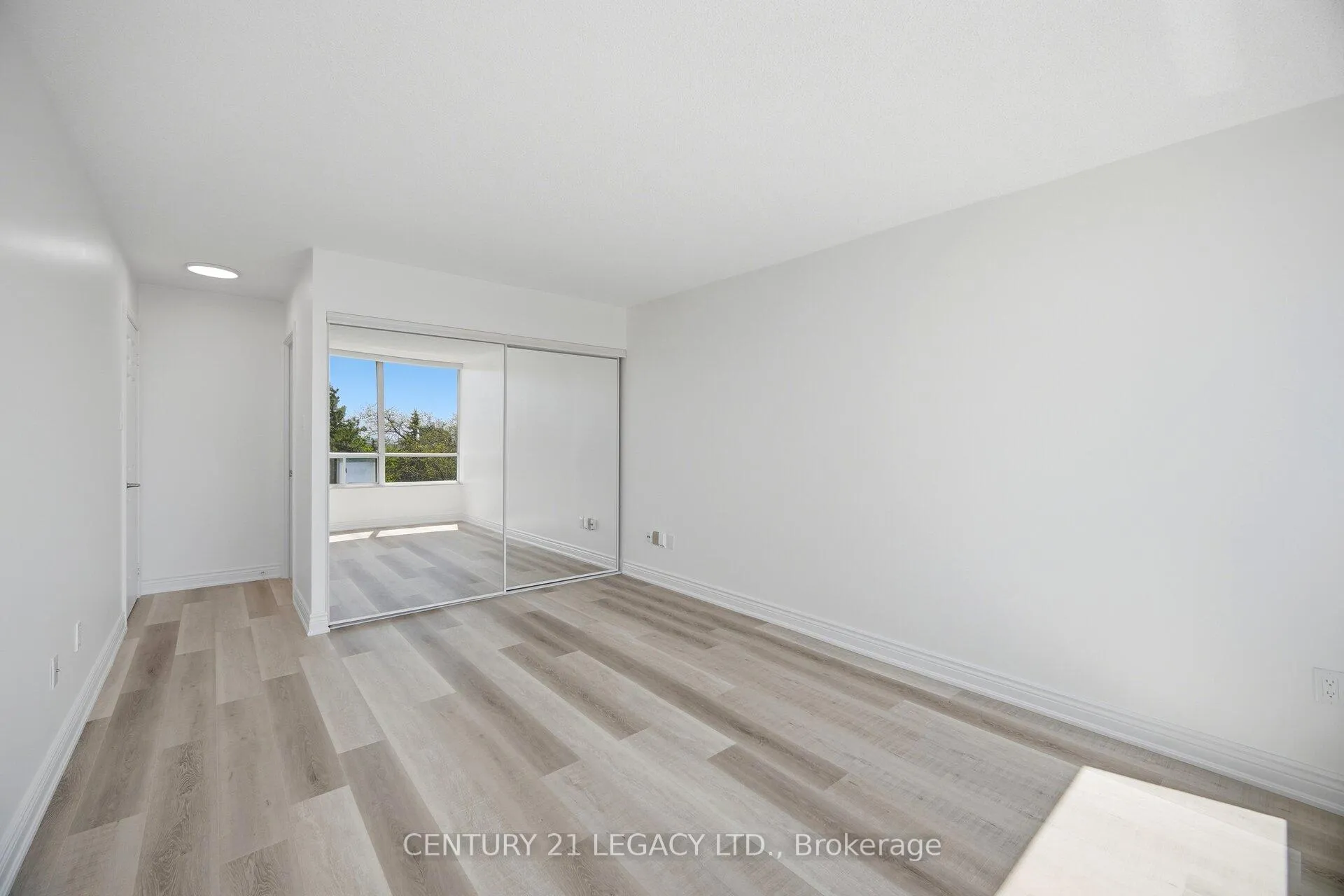 Photo 23 of Unit 404, 24 Hanover Road, Brampton, Queen Street Corridor — HOMEH