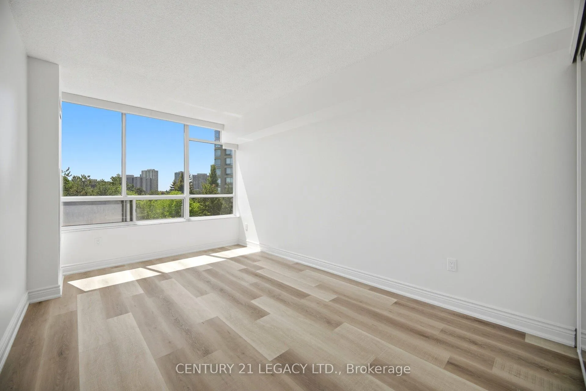 Photo 26 of Unit 404, 24 Hanover Road, Brampton, Queen Street Corridor — HOMEH