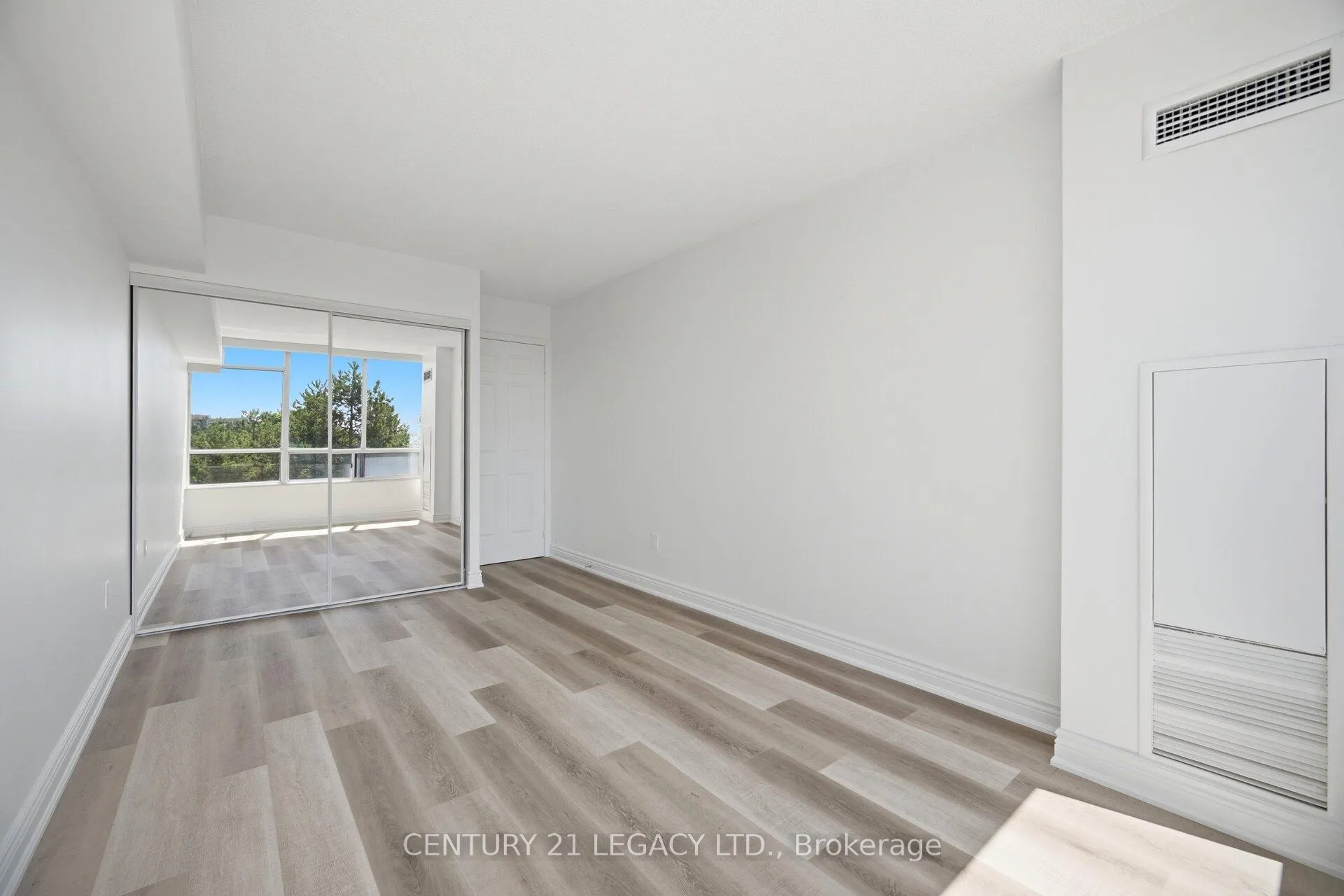 Photo 27 of Unit 404, 24 Hanover Road, Brampton, Queen Street Corridor — HOMEH