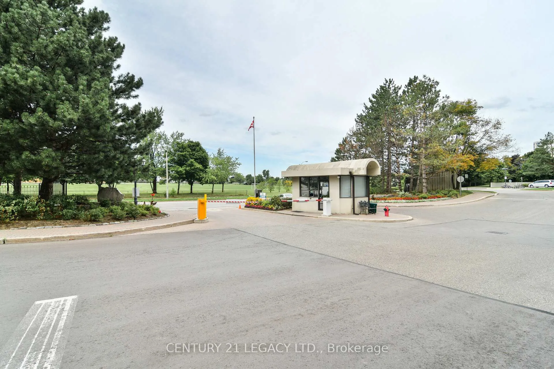 Photo 45 of Unit 404, 24 Hanover Road, Brampton, Queen Street Corridor — HOMEH
