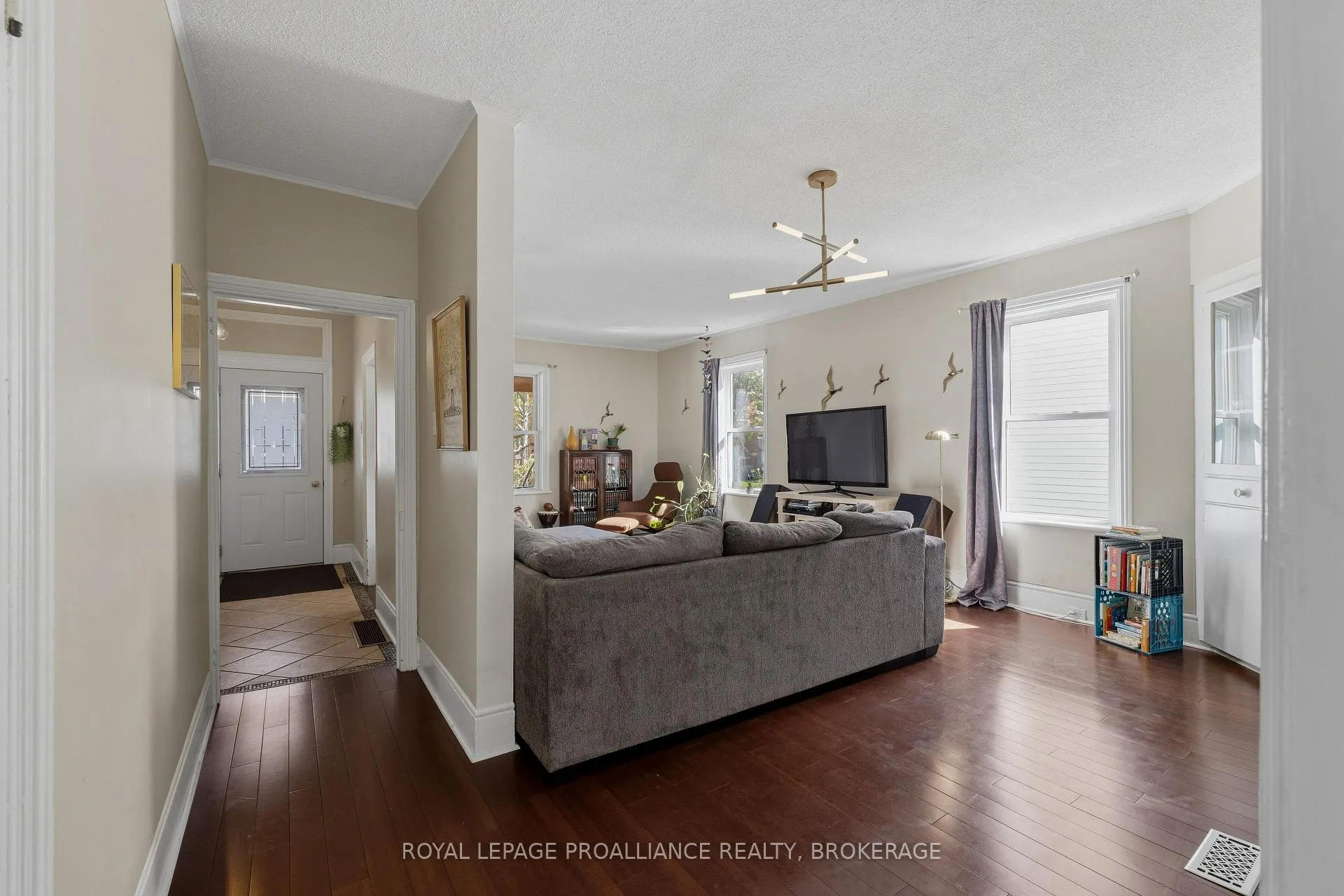 Photo 10 of 158 Arthur Street, Gananoque — HOMEH