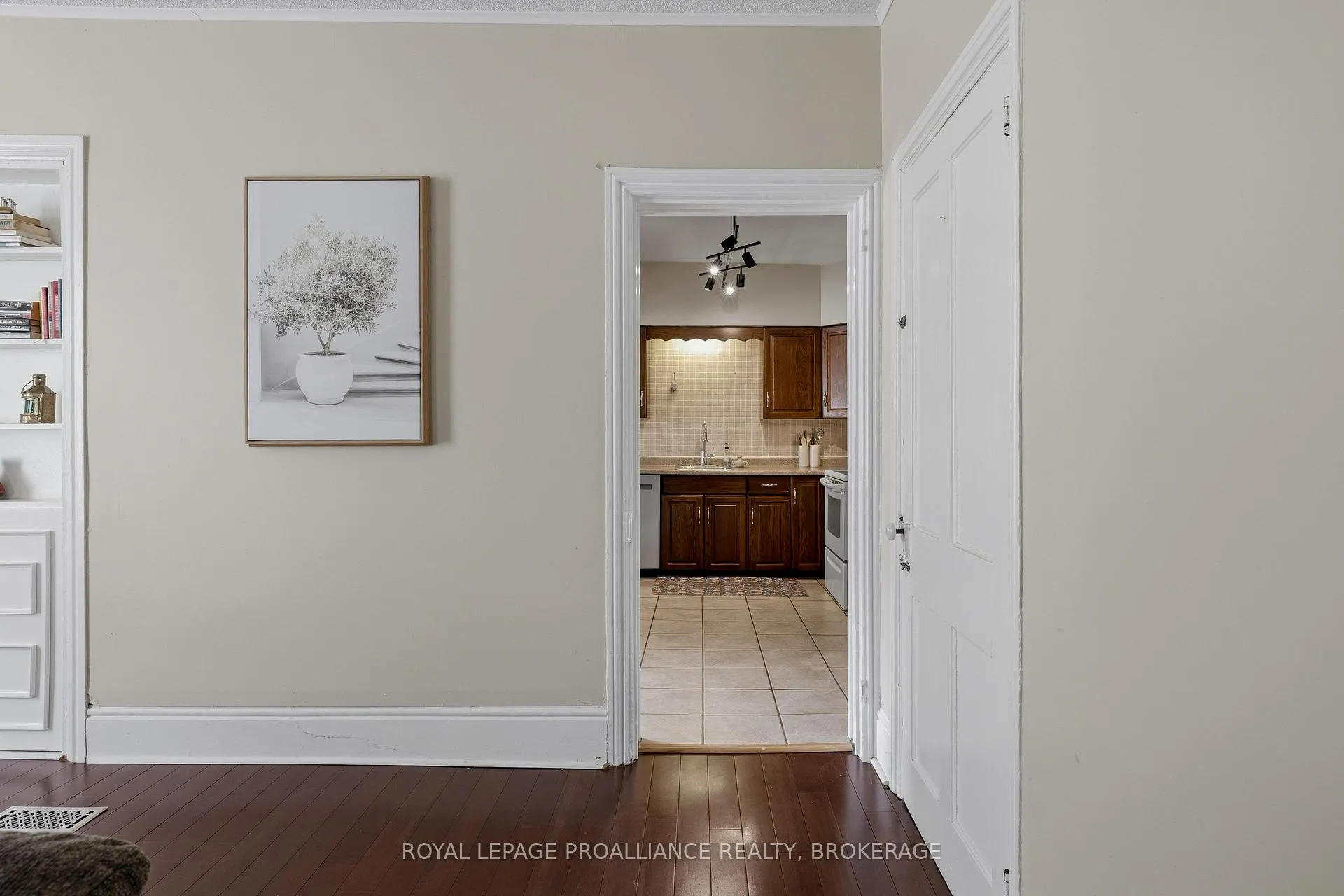 Photo 11 of 158 Arthur Street, Gananoque — HOMEH