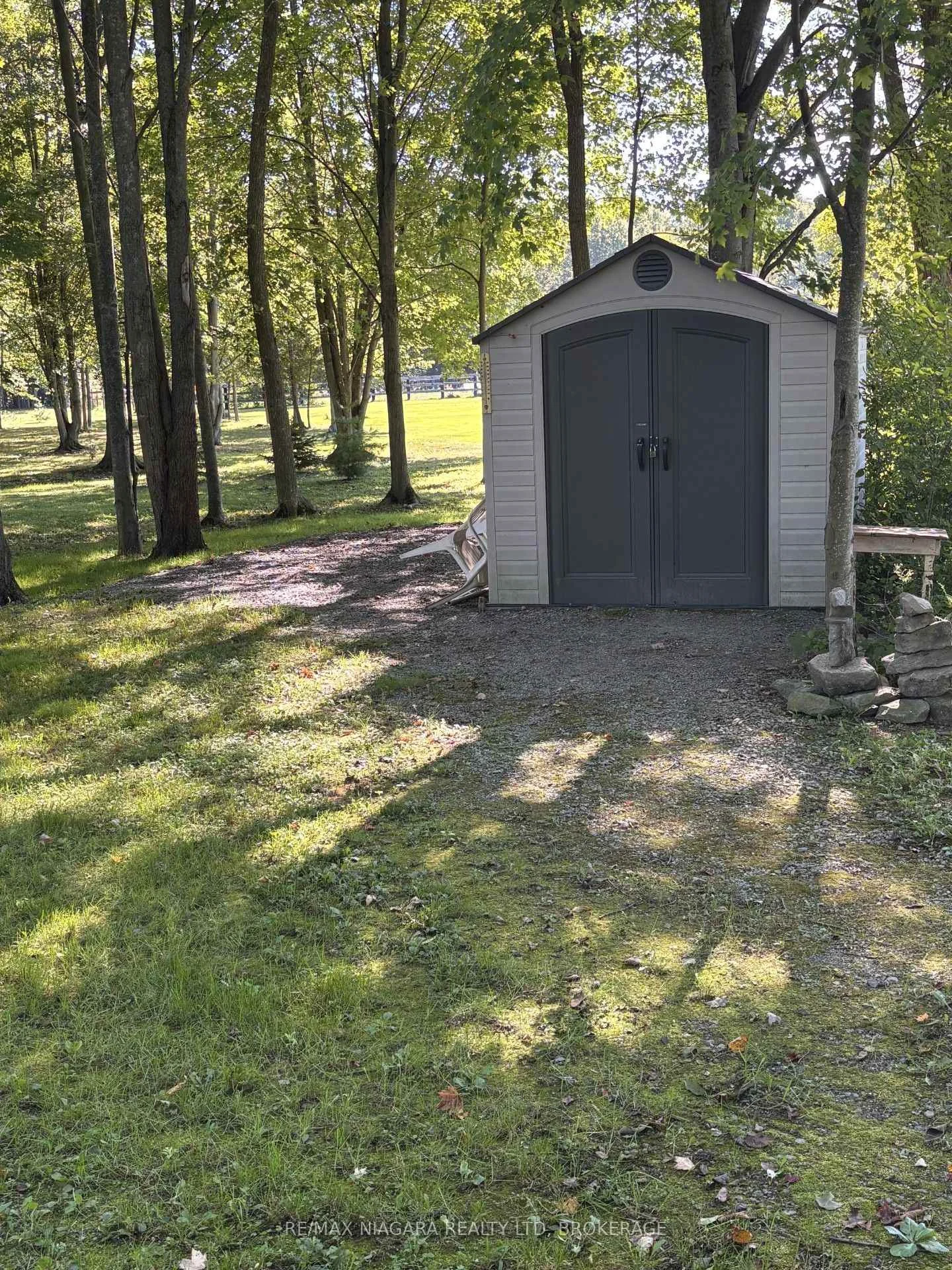 Photo 2 of 14592 Morris Road N, Niagara Falls, Schisler — HOMEH