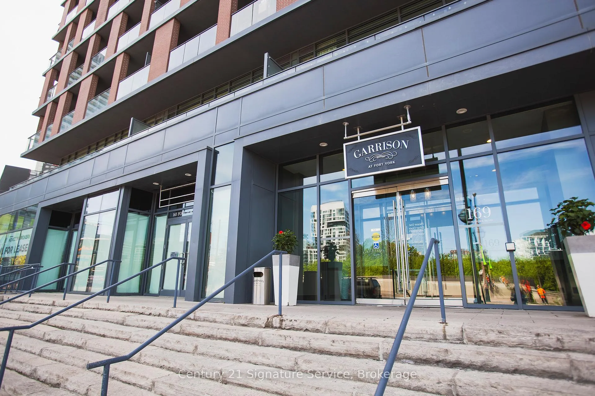Front of Unit 519, 169 Fort York Boulevard