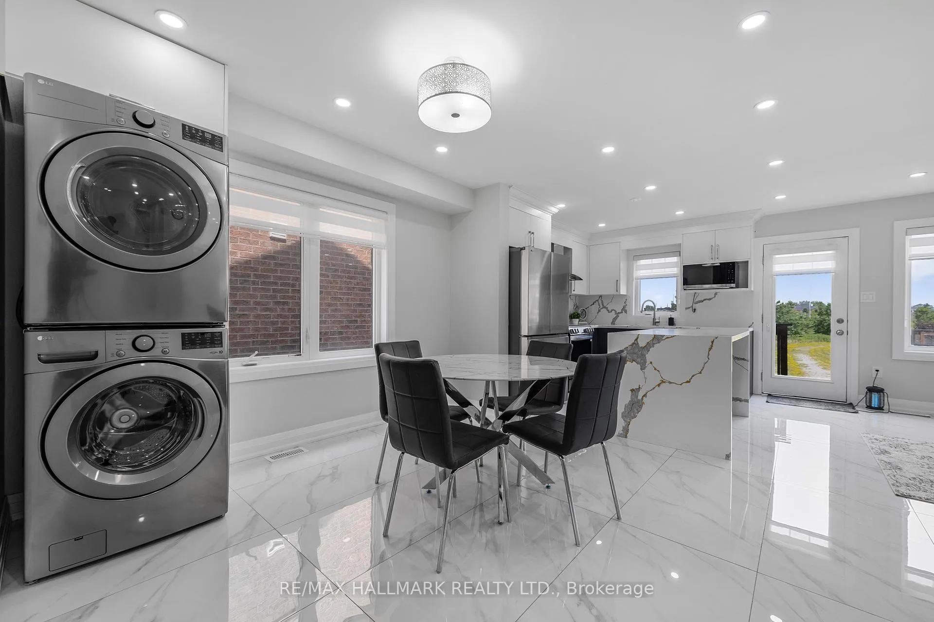 Photo 5 of 193 Robert Parkinson Drive, Brampton, Northwest Brampton — HOMEH