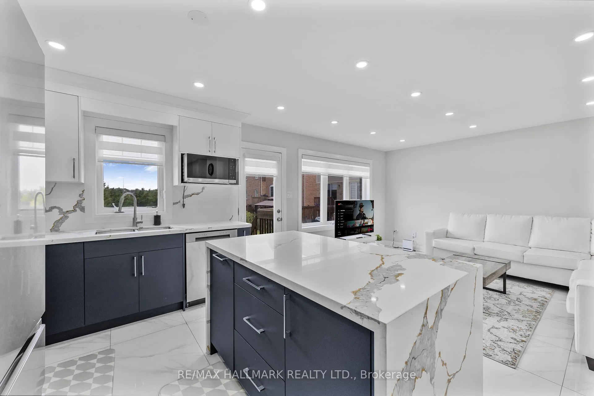 Photo 10 of 193 Robert Parkinson Drive, Brampton, Northwest Brampton — HOMEH
