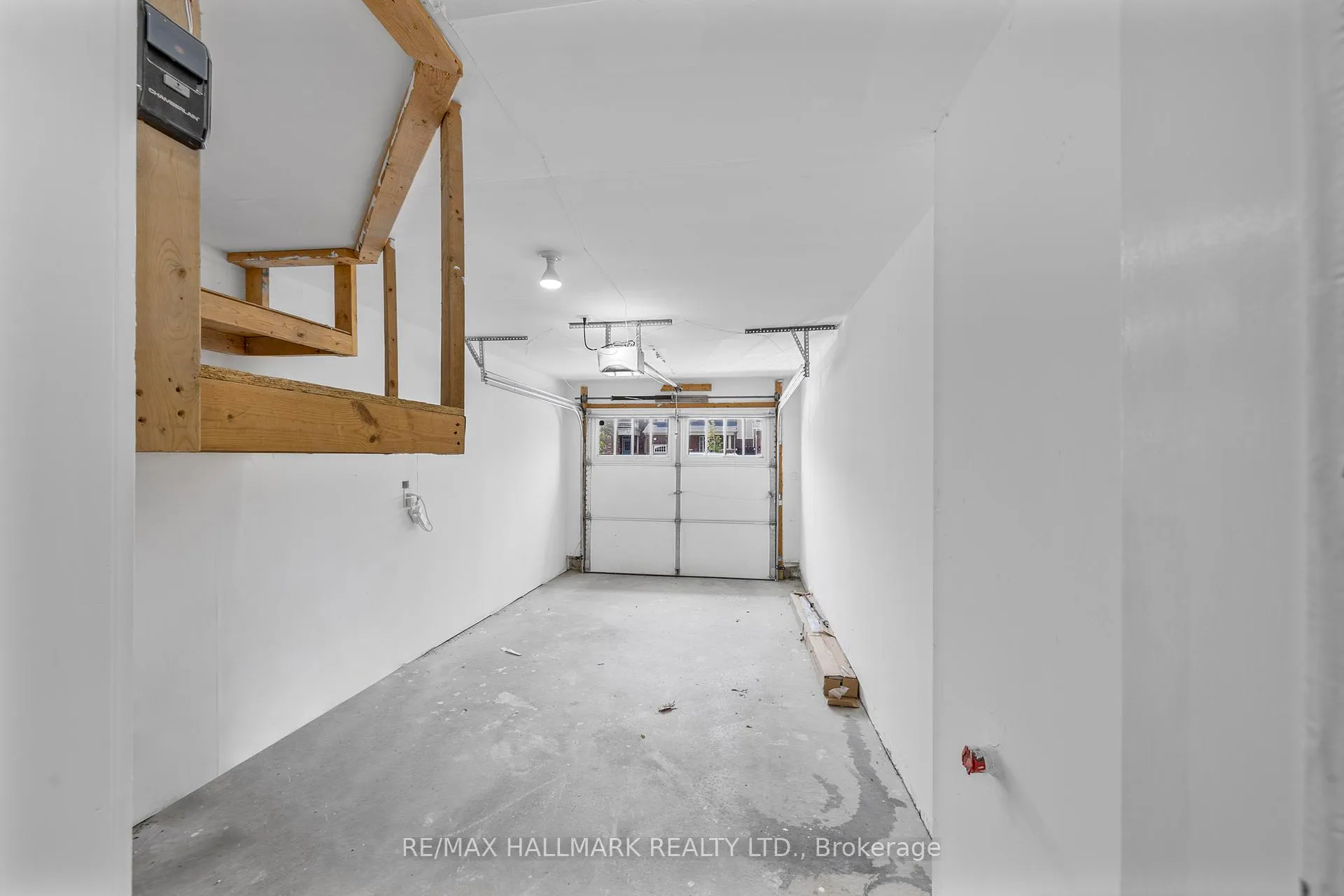 Photo 13 of 193 Robert Parkinson Drive, Brampton, Northwest Brampton — HOMEH