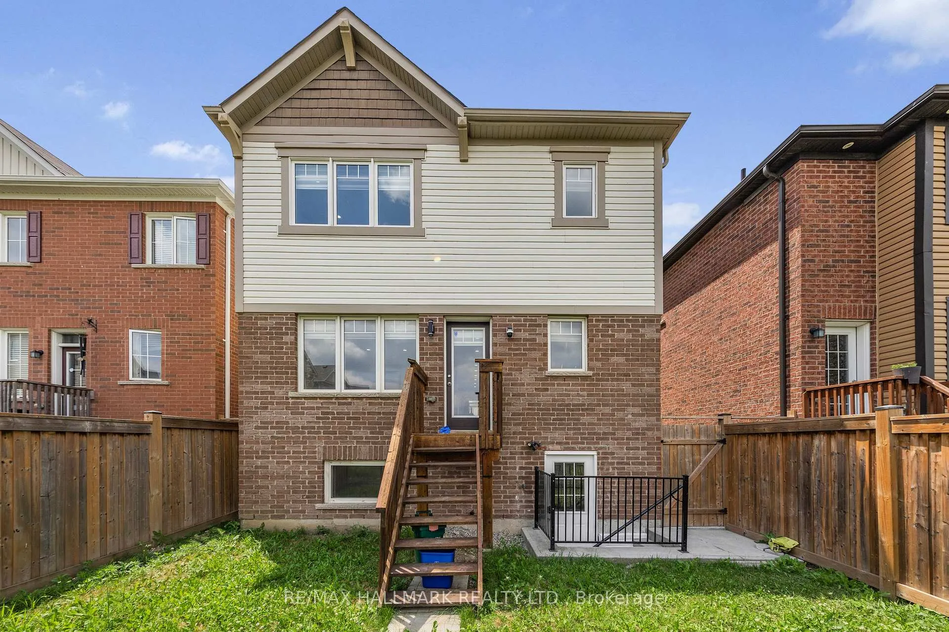 Photo 32 of 193 Robert Parkinson Drive, Brampton, Northwest Brampton — HOMEH