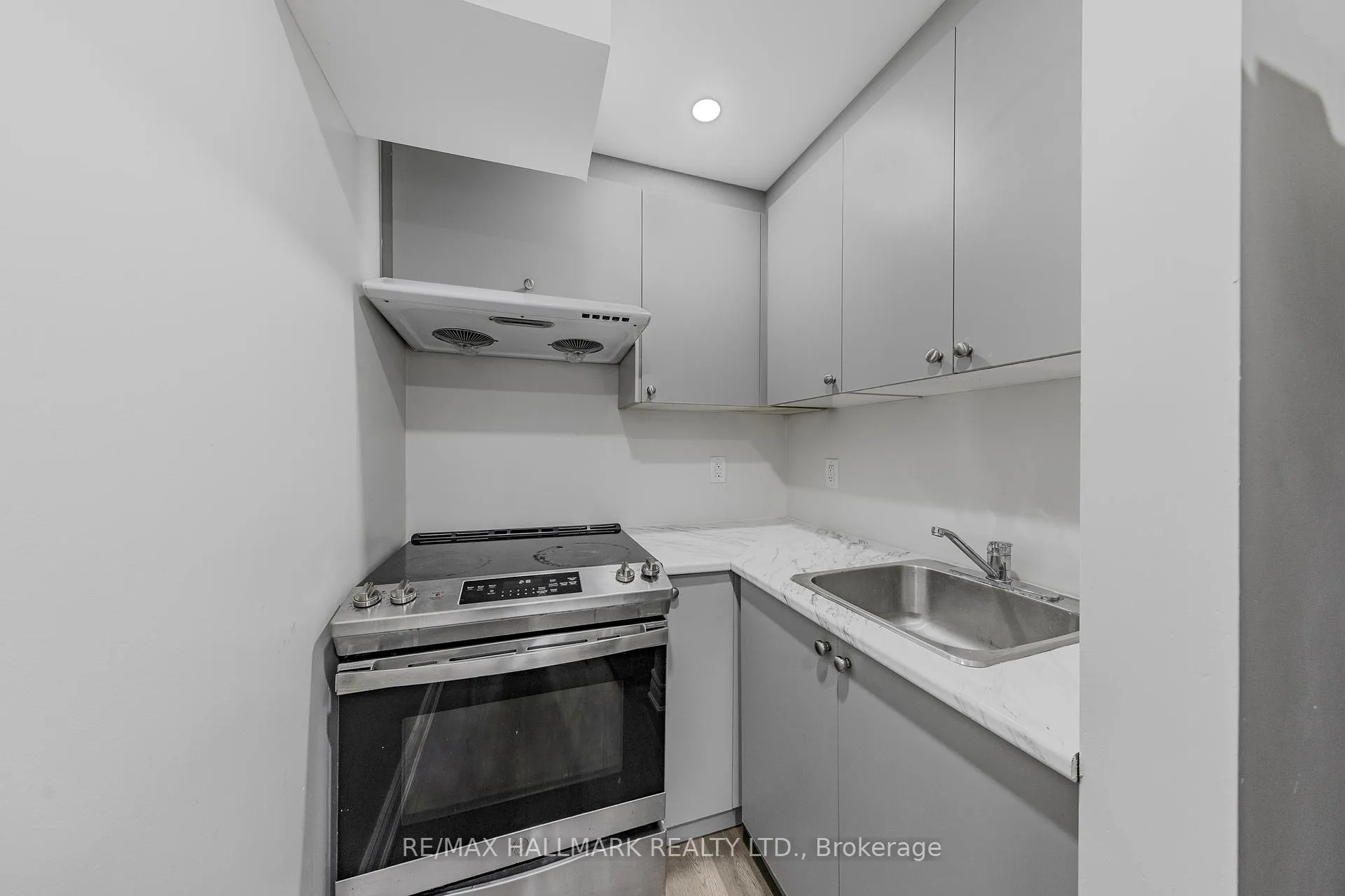 Photo 41 of 193 Robert Parkinson Drive, Brampton, Northwest Brampton — HOMEH