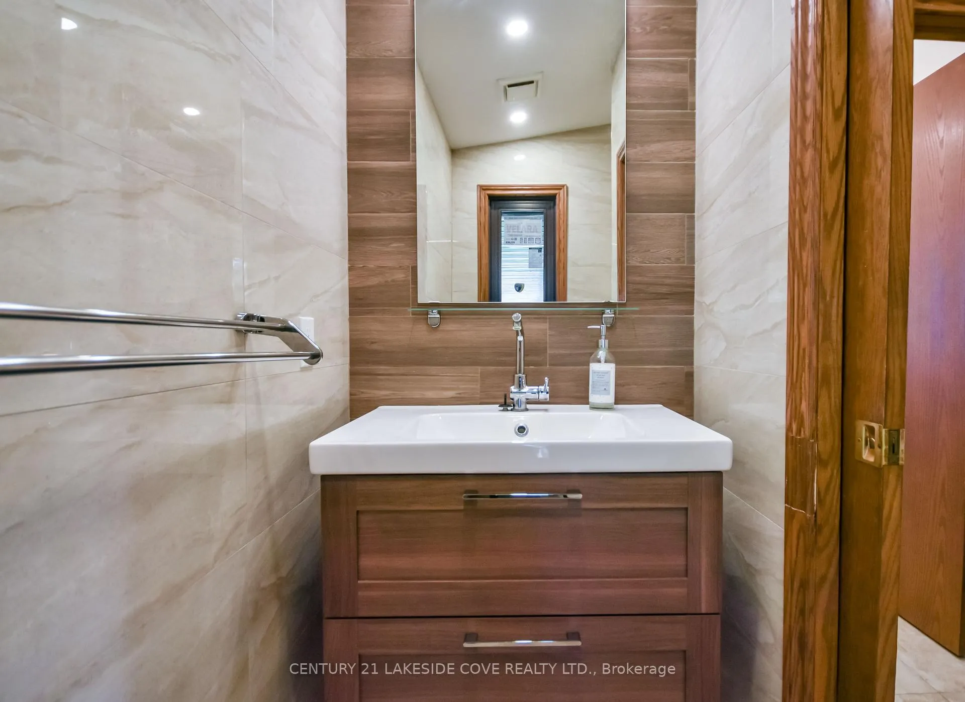 Photo 21 of 16 Thicketwood Place, Ramara, Rural Ramara — HOMEH