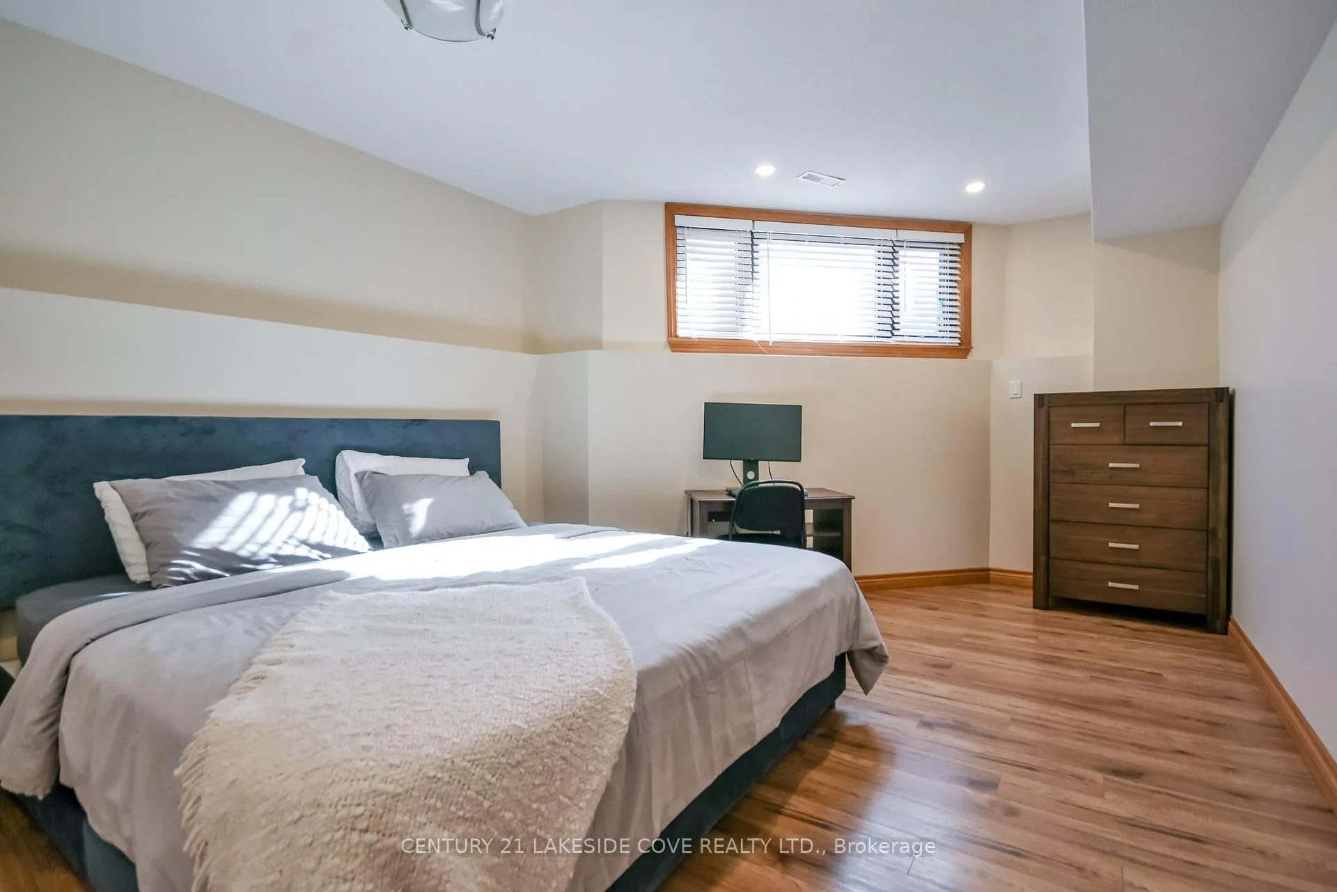 Photo 30 of 16 Thicketwood Place, Ramara, Rural Ramara — HOMEH