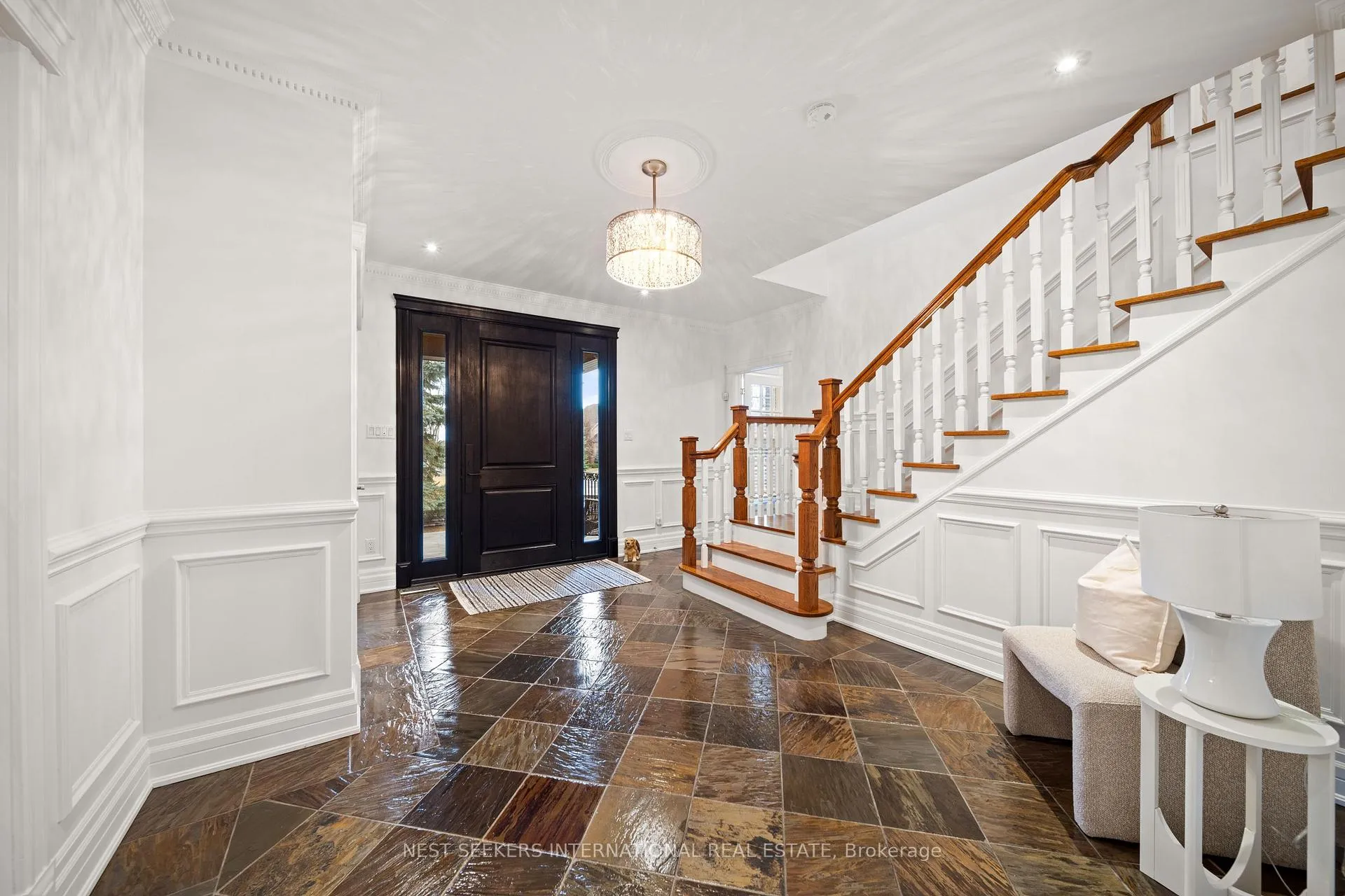 Photo 5 of 59 Orico Court, Vaughan, Kleinburg — HOMEH