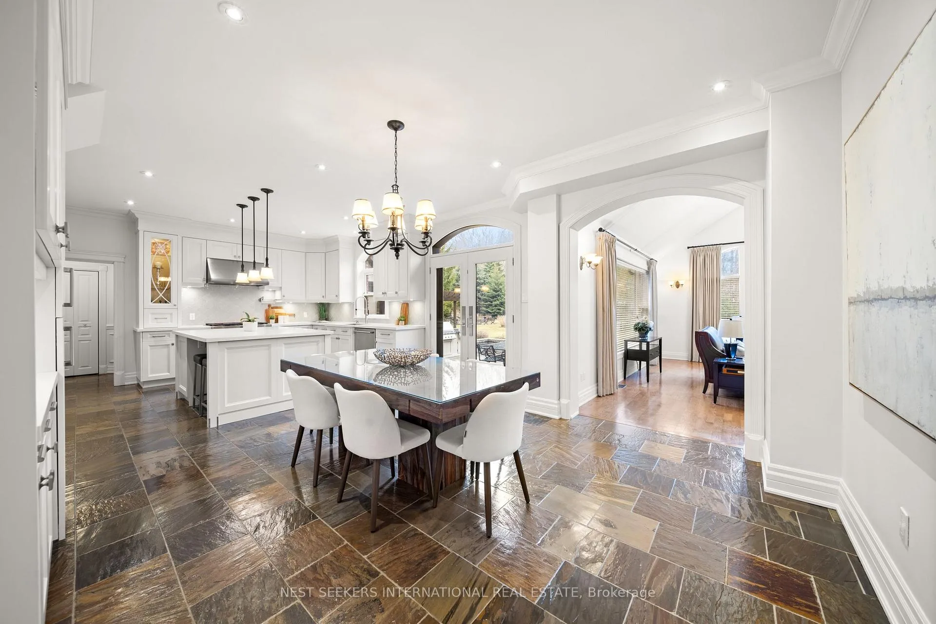 Photo 10 of 59 Orico Court, Vaughan, Kleinburg — HOMEH
