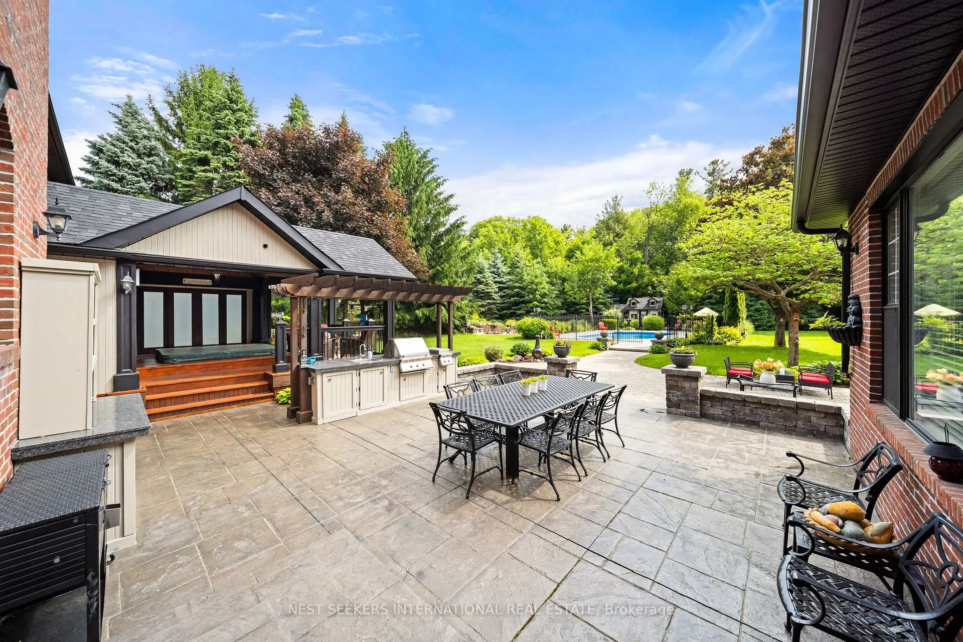 Photo 36 of 59 Orico Court, Vaughan, Kleinburg — HOMEH