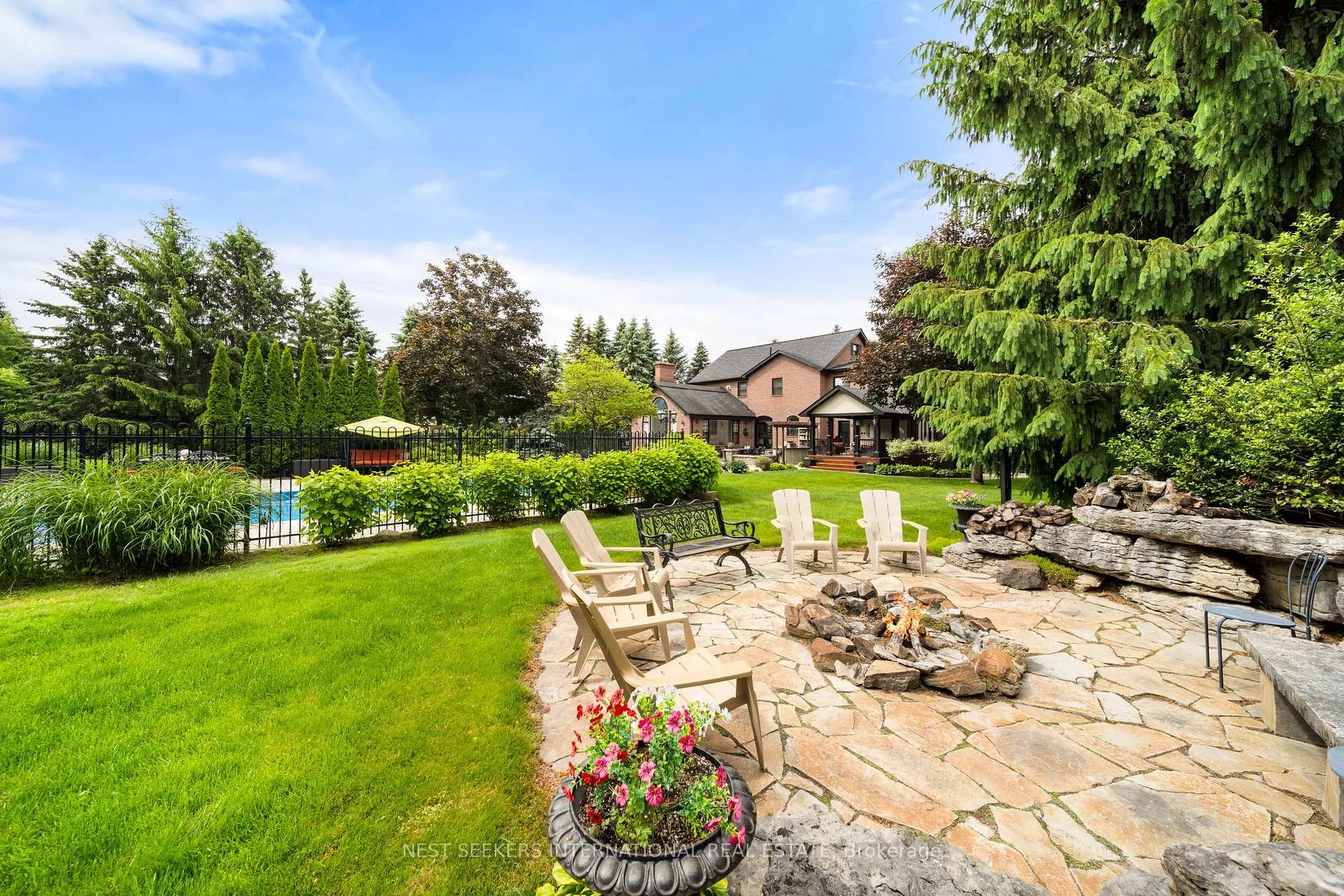 Photo 42 of 59 Orico Court, Vaughan, Kleinburg — HOMEH