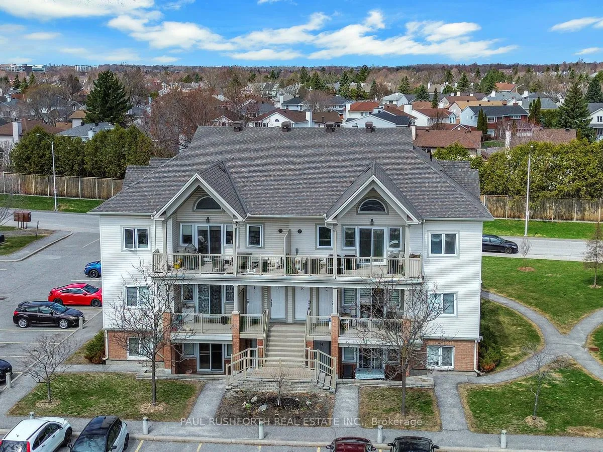 Front of Unit L, 137 Harthill Way