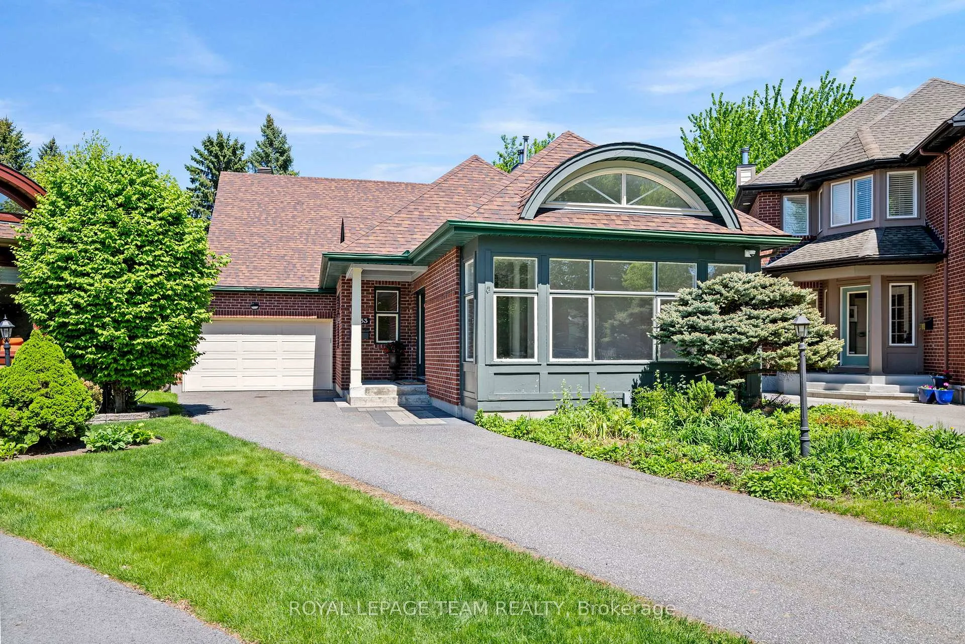 Photo 2 of 33 Castlethorpe Crescent, Ottawa, Centrepointe — HOMEH