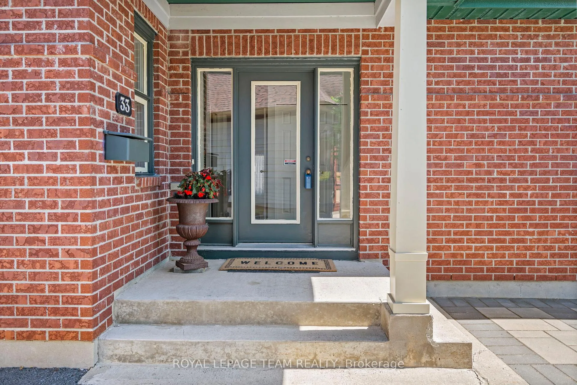 Photo 3 of 33 Castlethorpe Crescent, Ottawa, Centrepointe — HOMEH