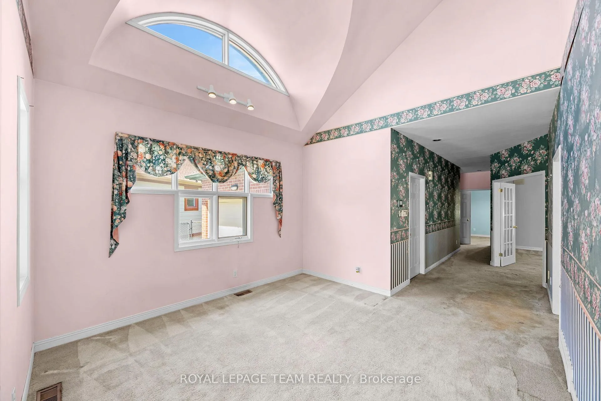 Photo 5 of 33 Castlethorpe Crescent, Ottawa, Centrepointe — HOMEH