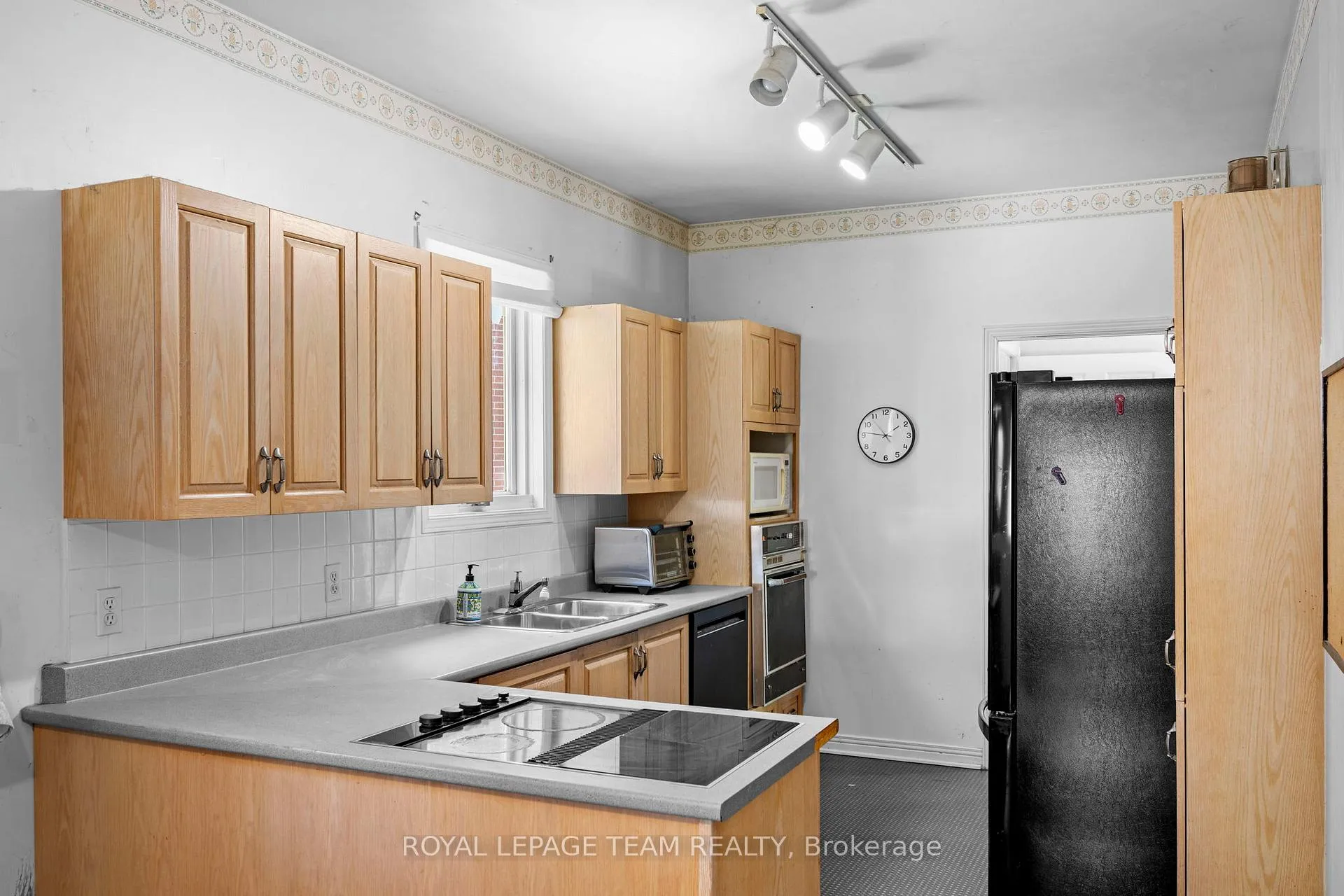 Photo 7 of 33 Castlethorpe Crescent, Ottawa, Centrepointe — HOMEH