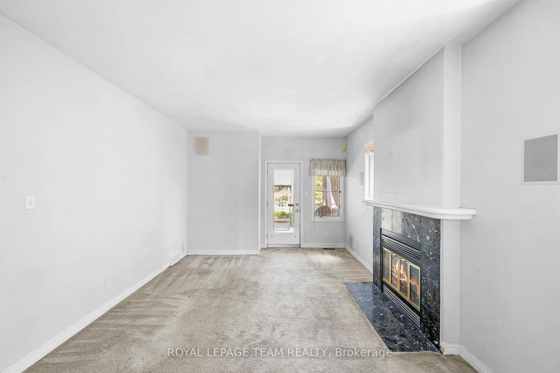 Photo 10 of 33 Castlethorpe Crescent, Ottawa, Centrepointe — HOMEH