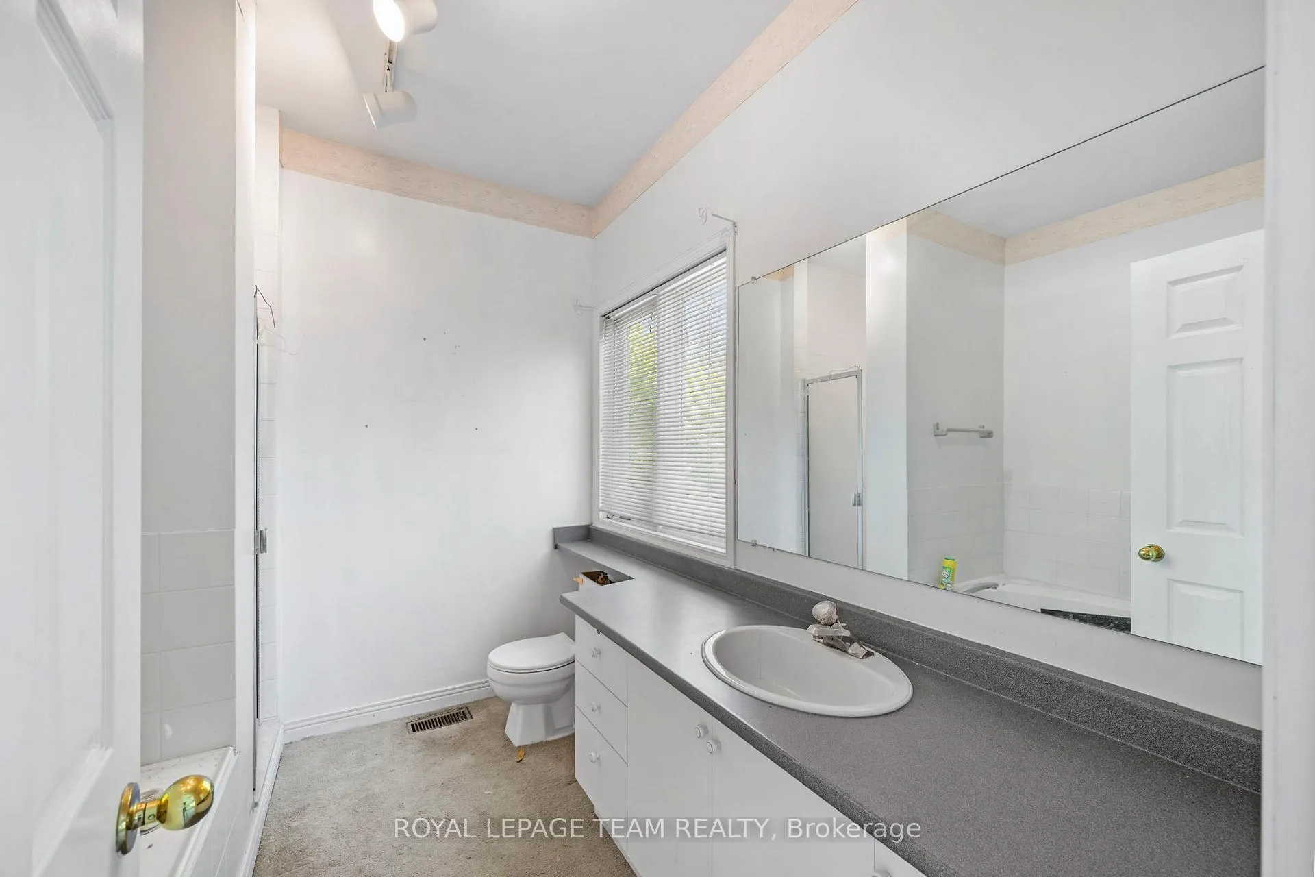 Photo 13 of 33 Castlethorpe Crescent, Ottawa, Centrepointe — HOMEH