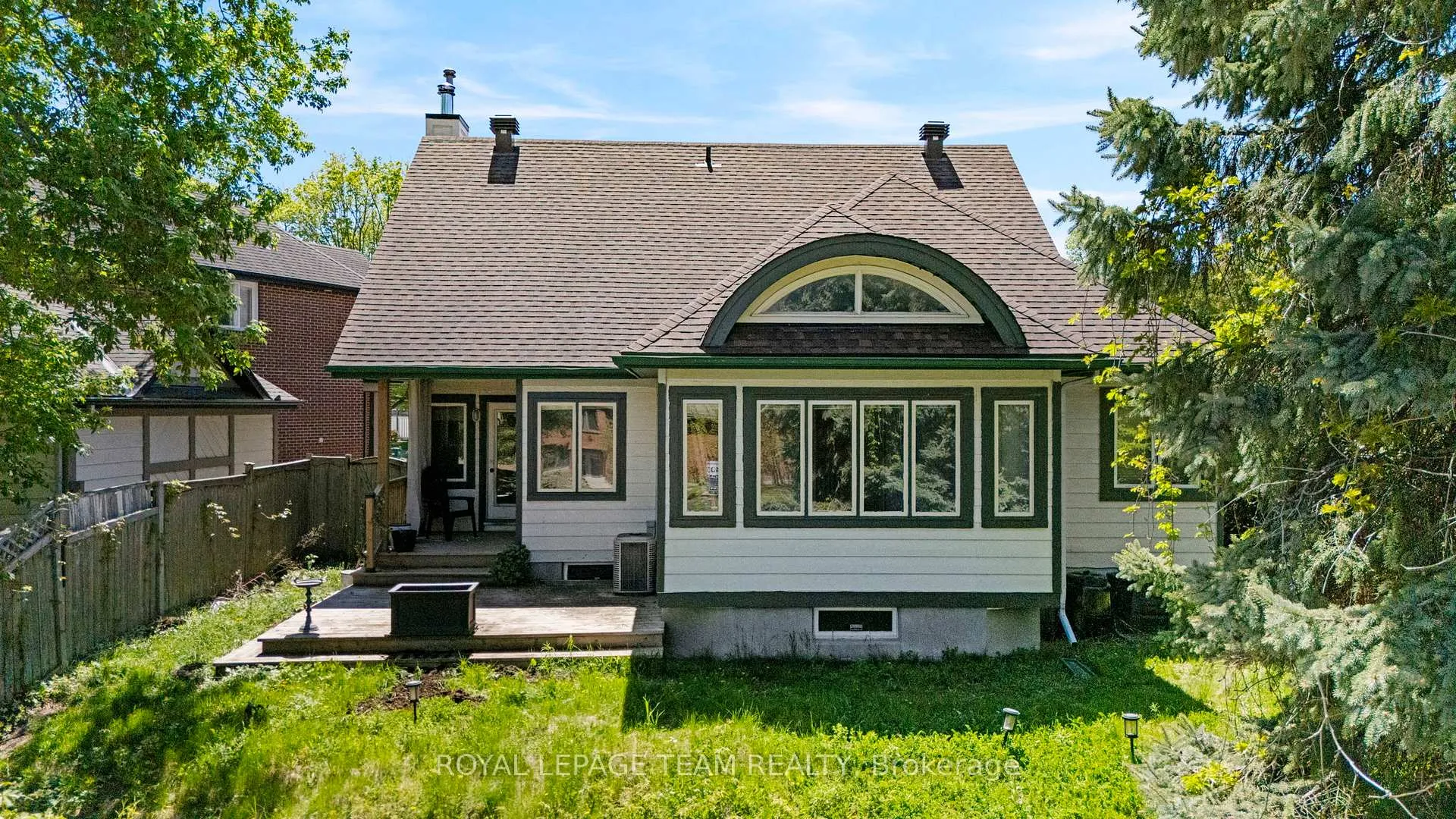 Photo 24 of 33 Castlethorpe Crescent, Ottawa, Centrepointe — HOMEH