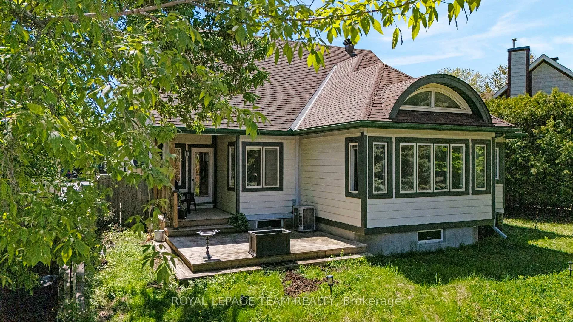 Photo 25 of 33 Castlethorpe Crescent, Ottawa, Centrepointe — HOMEH