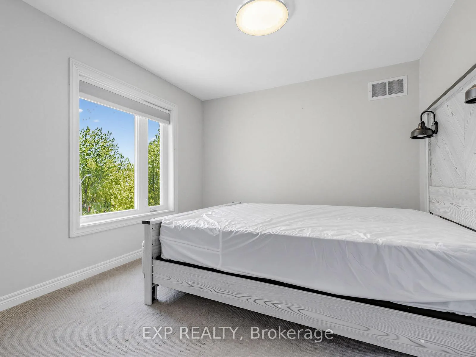 Photo 17 of 193 Fairlane Crescent, Vaughan, Vellore Village — HOMEH