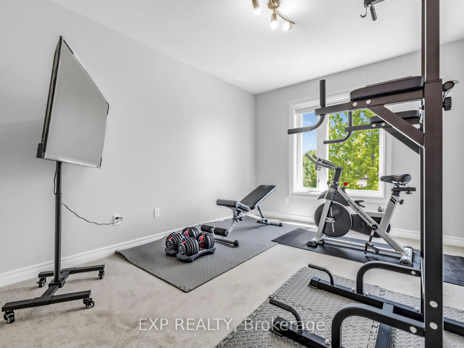 Photo 18 of 193 Fairlane Crescent, Vaughan, Vellore Village — HOMEH