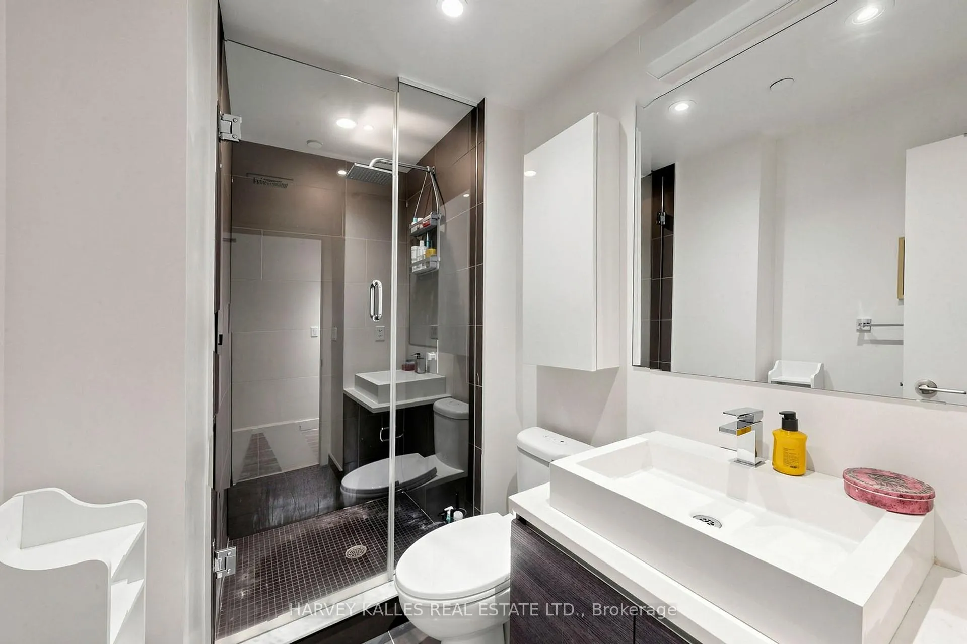 Photo 15 of Unit 511, 111 Bathurst Street, Toronto, Waterfront Communities — HOMEH