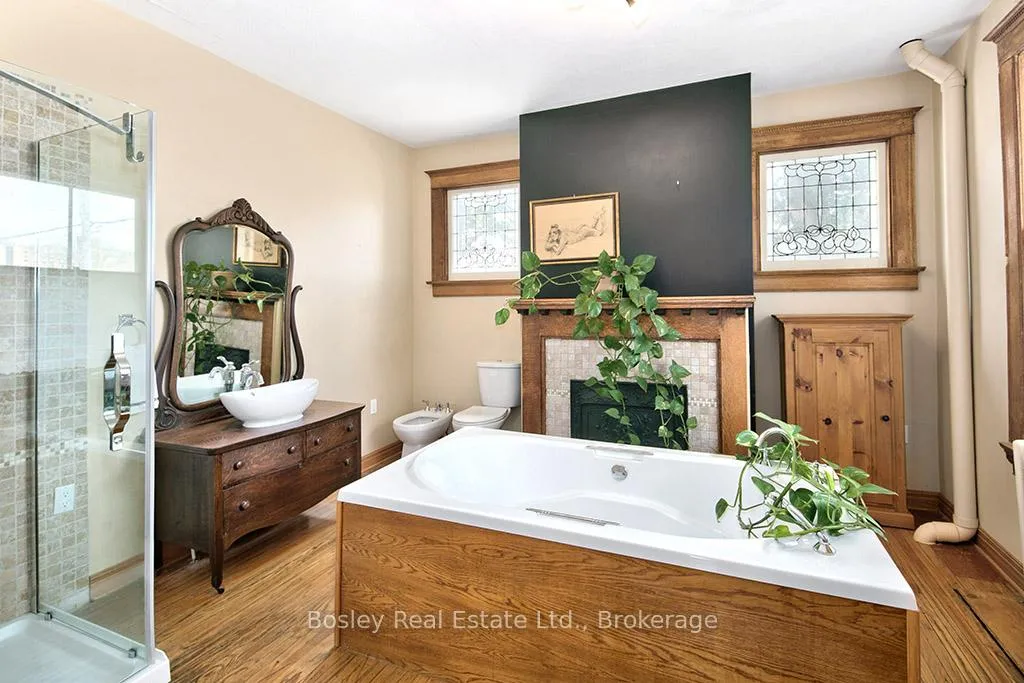 Photo 10 of 404 9th Street E, Owen Sound — HOMEH
