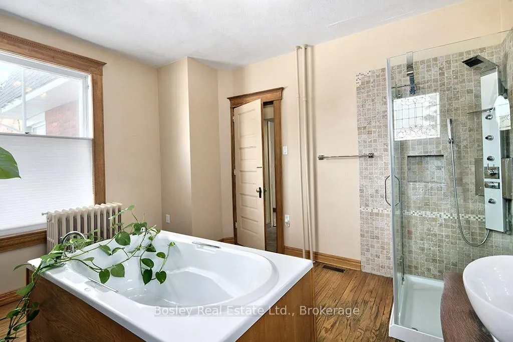Photo 11 of 404 9th Street E, Owen Sound — HOMEH