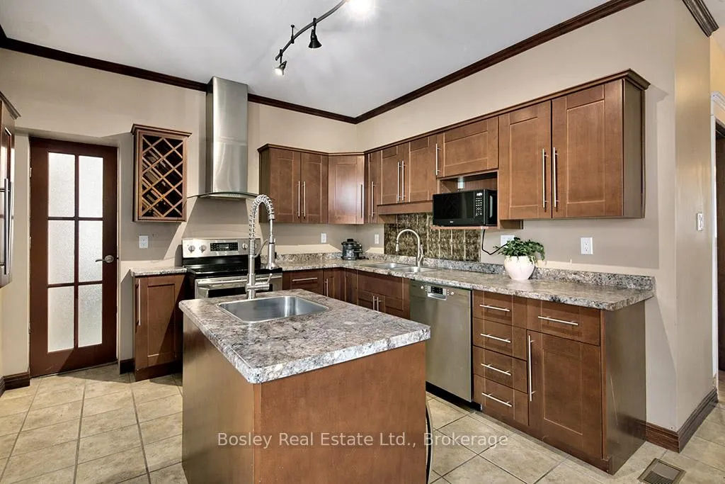 Photo 14 of 404 9th Street E, Owen Sound — HOMEH