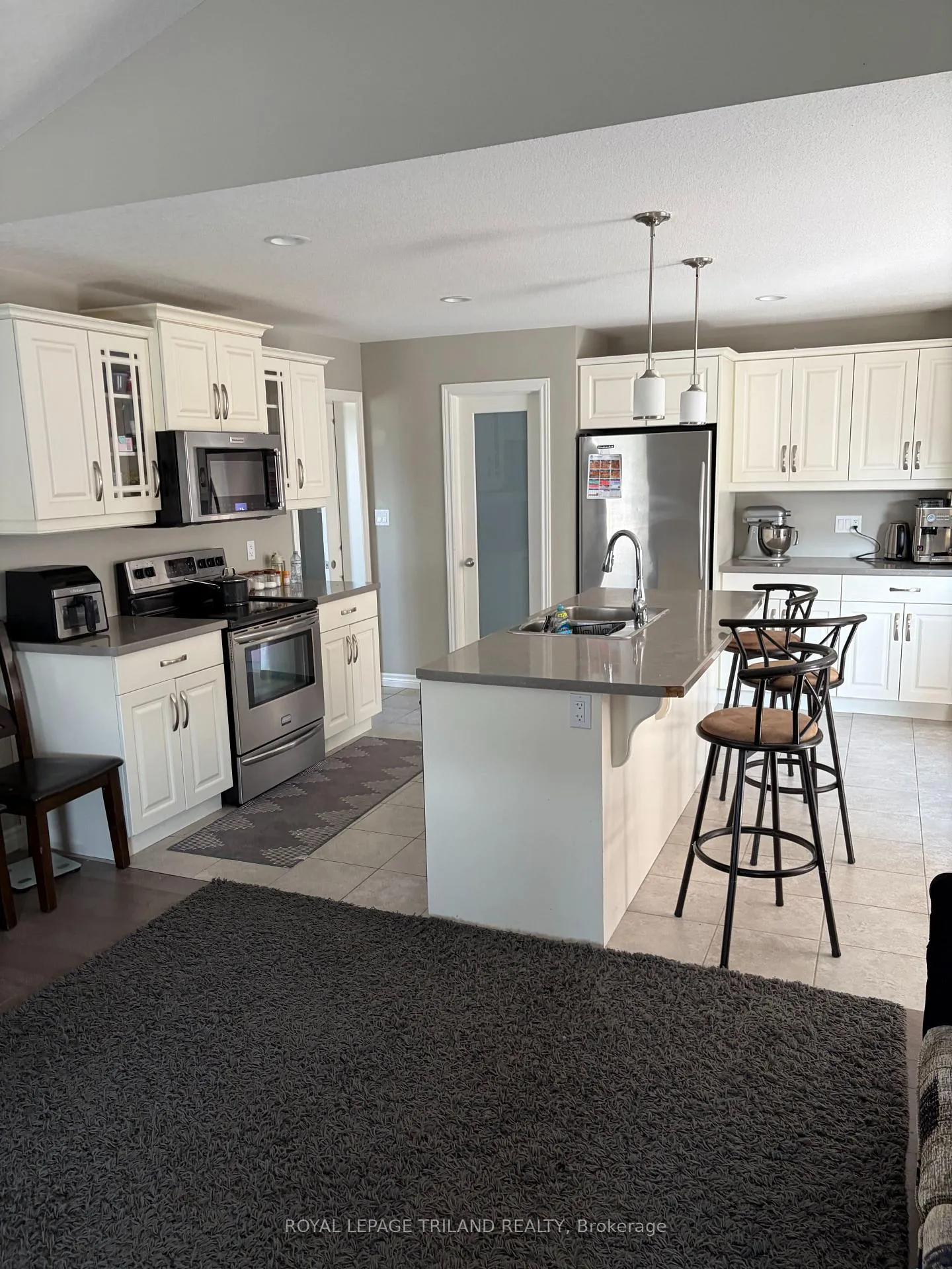 Photo 7 of Unit MAIN LEVEL, 204 Peach Tree Boulevard, St. Thomas — HOMEH